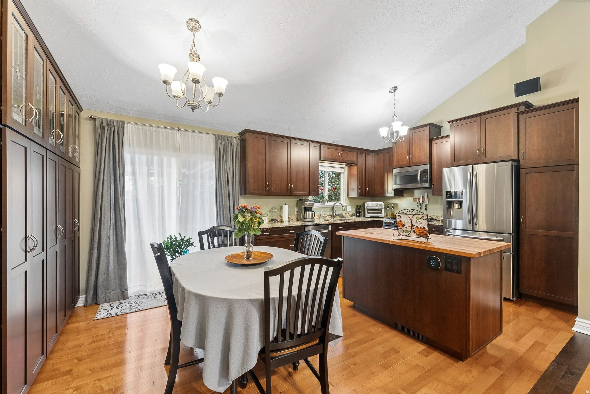 BROOKFIELD - Residential
