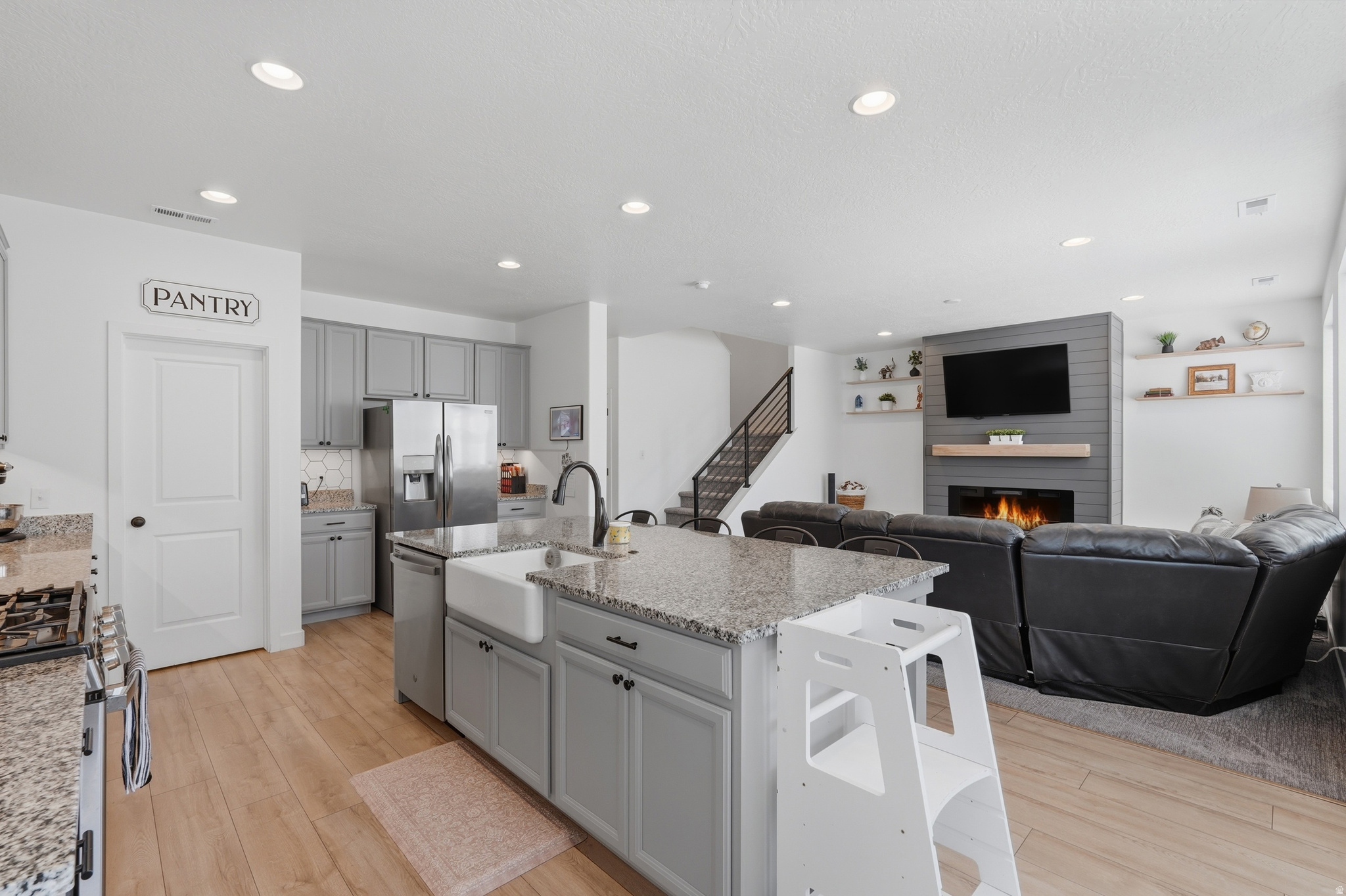 CRESTWOOD ESTATES - Residential