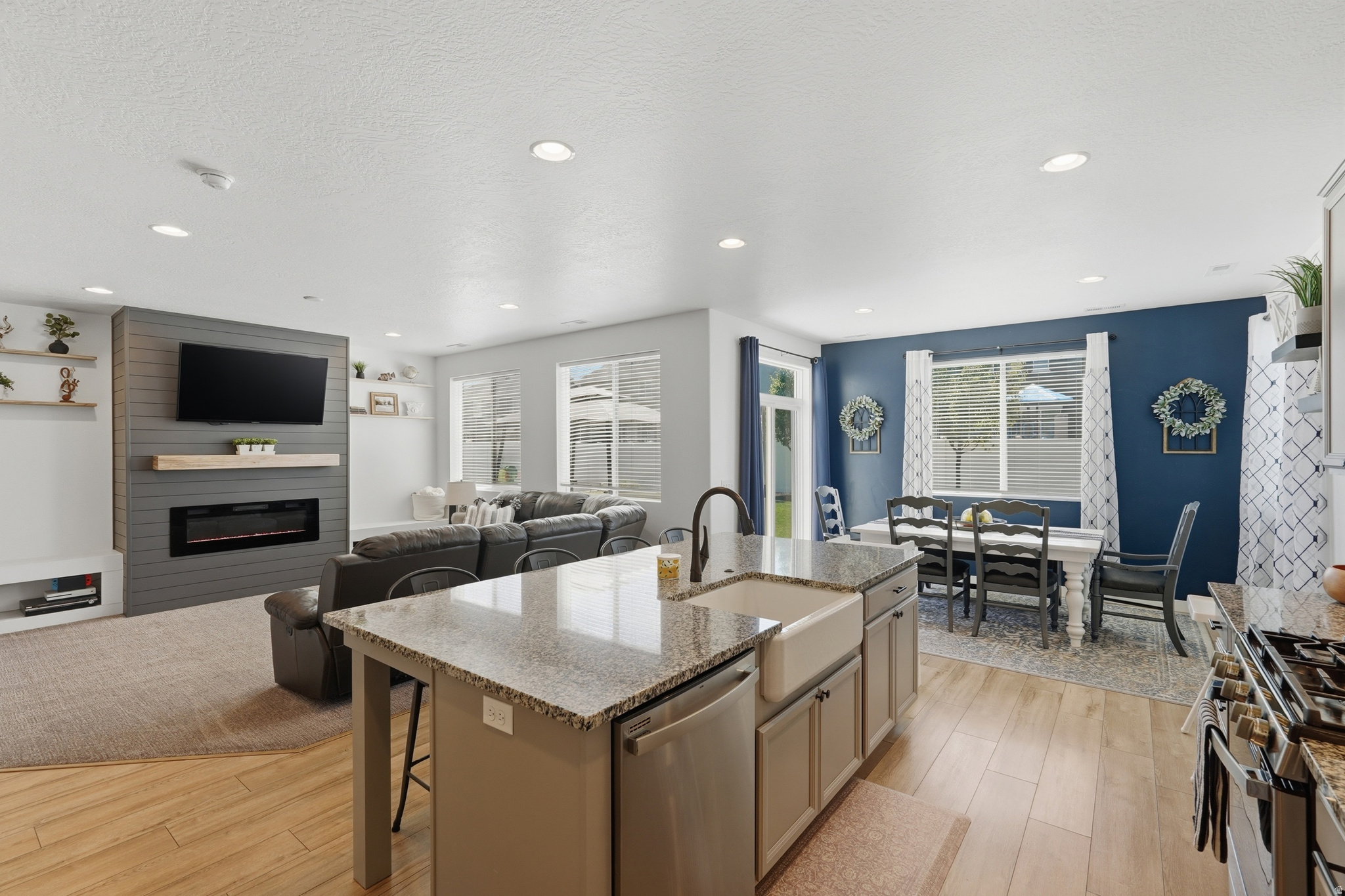 CRESTWOOD ESTATES - Residential