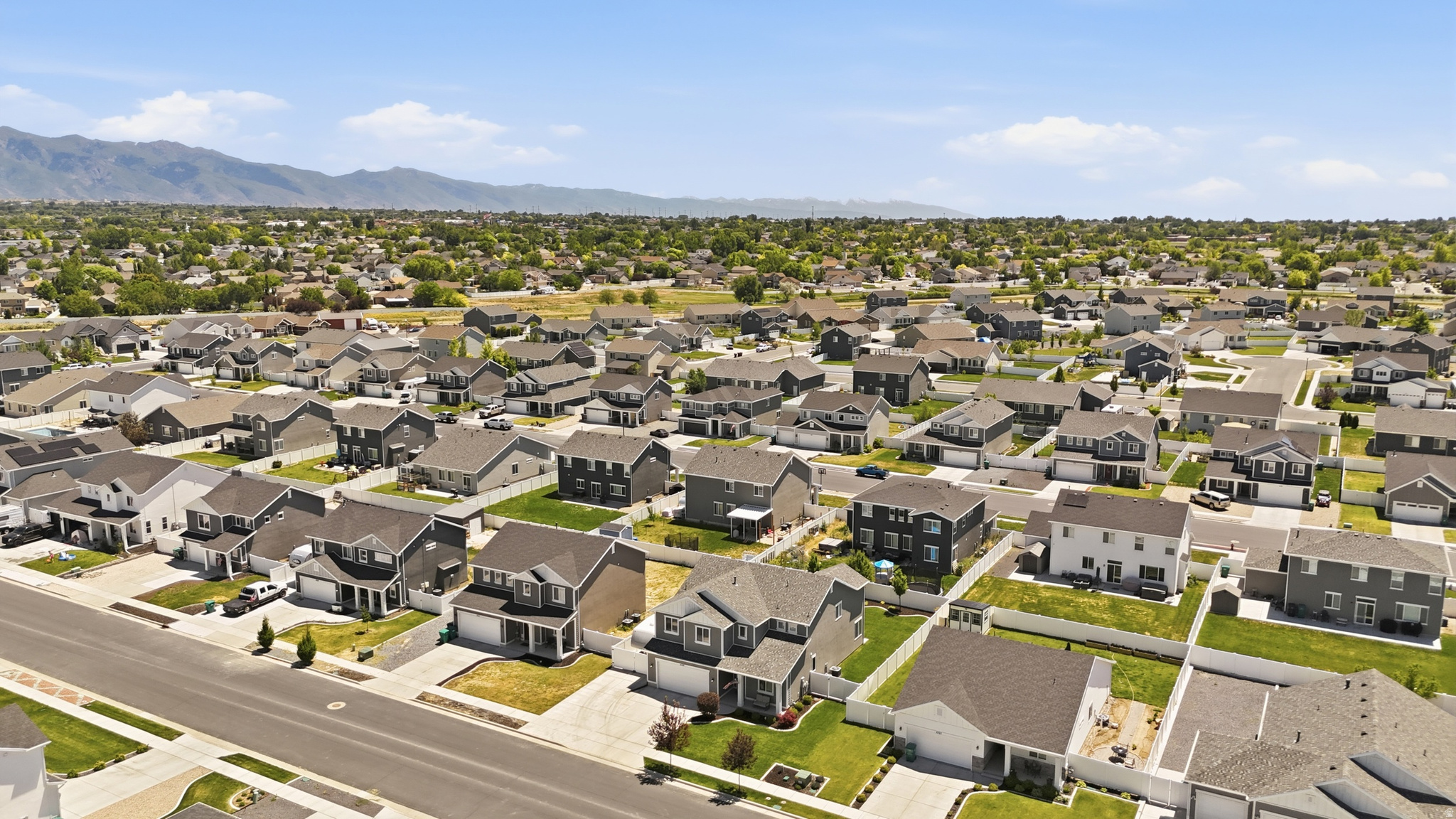 CRESTWOOD ESTATES - Residential