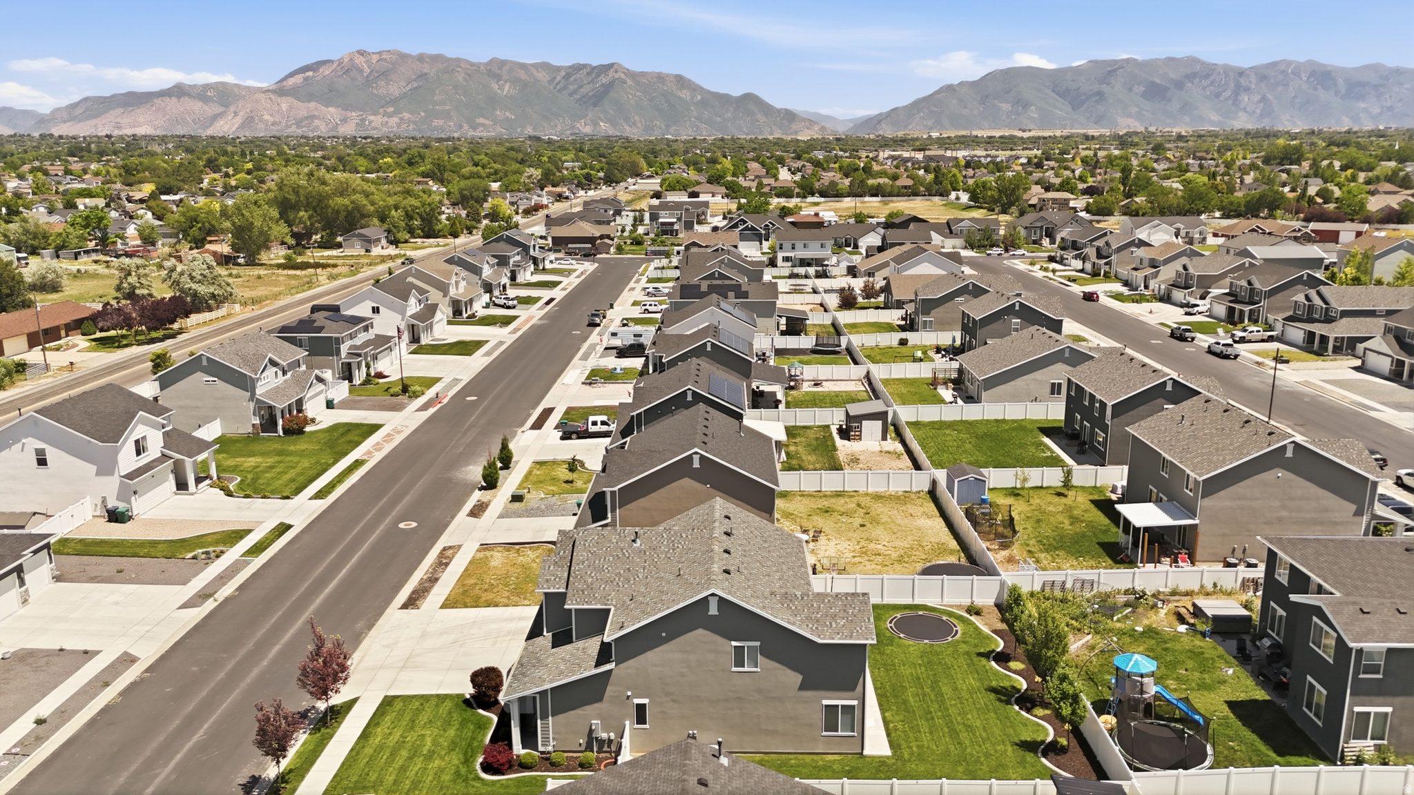 CRESTWOOD ESTATES - Residential