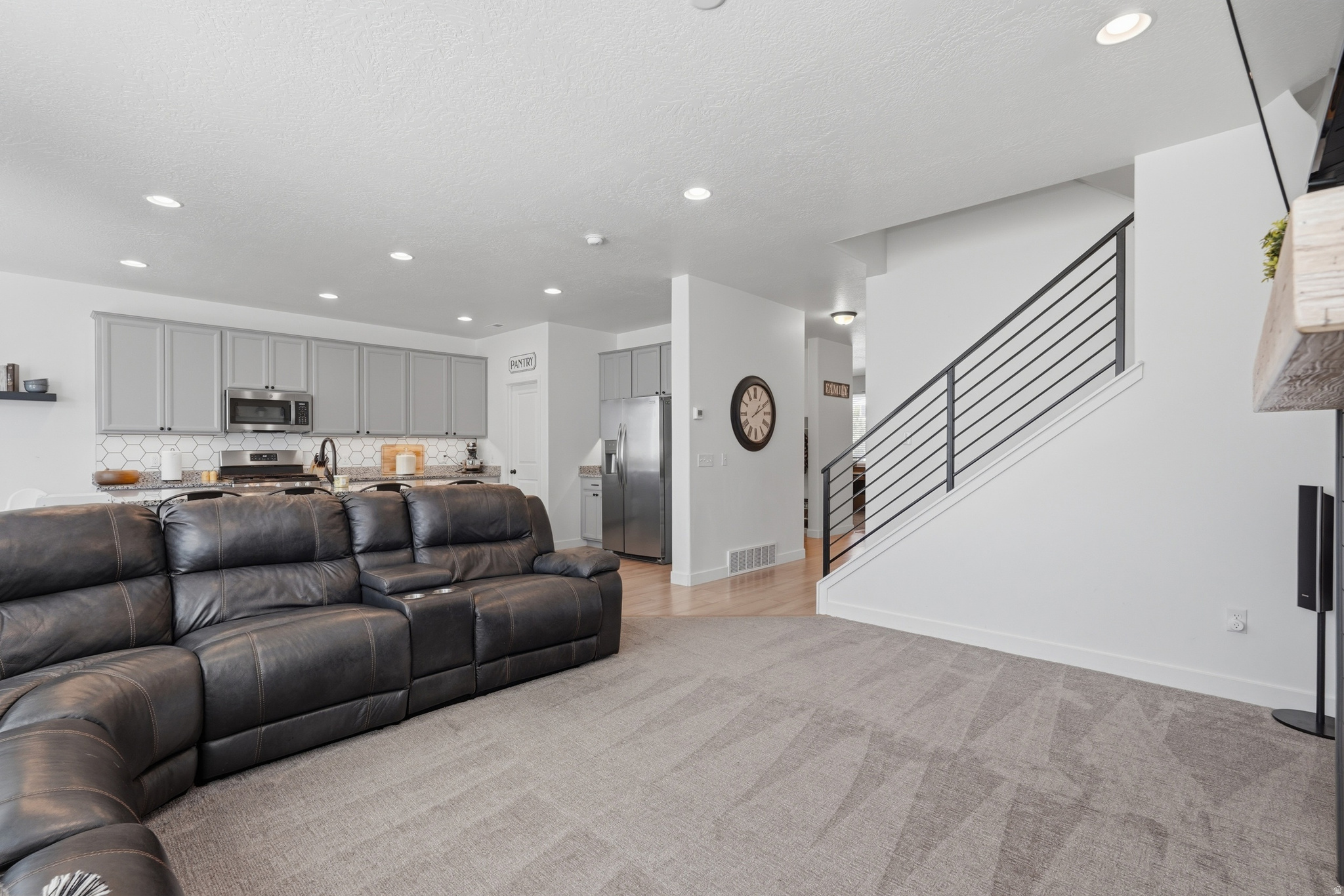 CRESTWOOD ESTATES - Residential