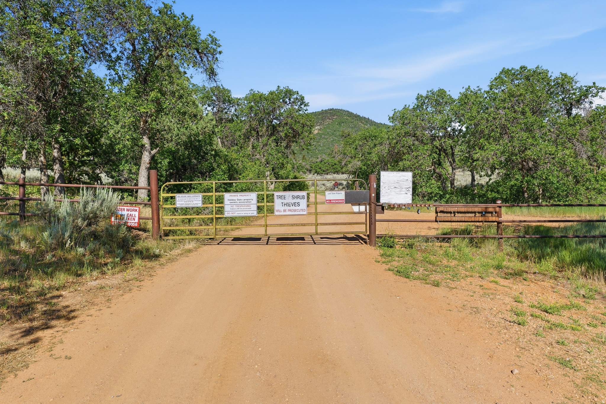 HOLIDAY OAKS ESTATES - Land