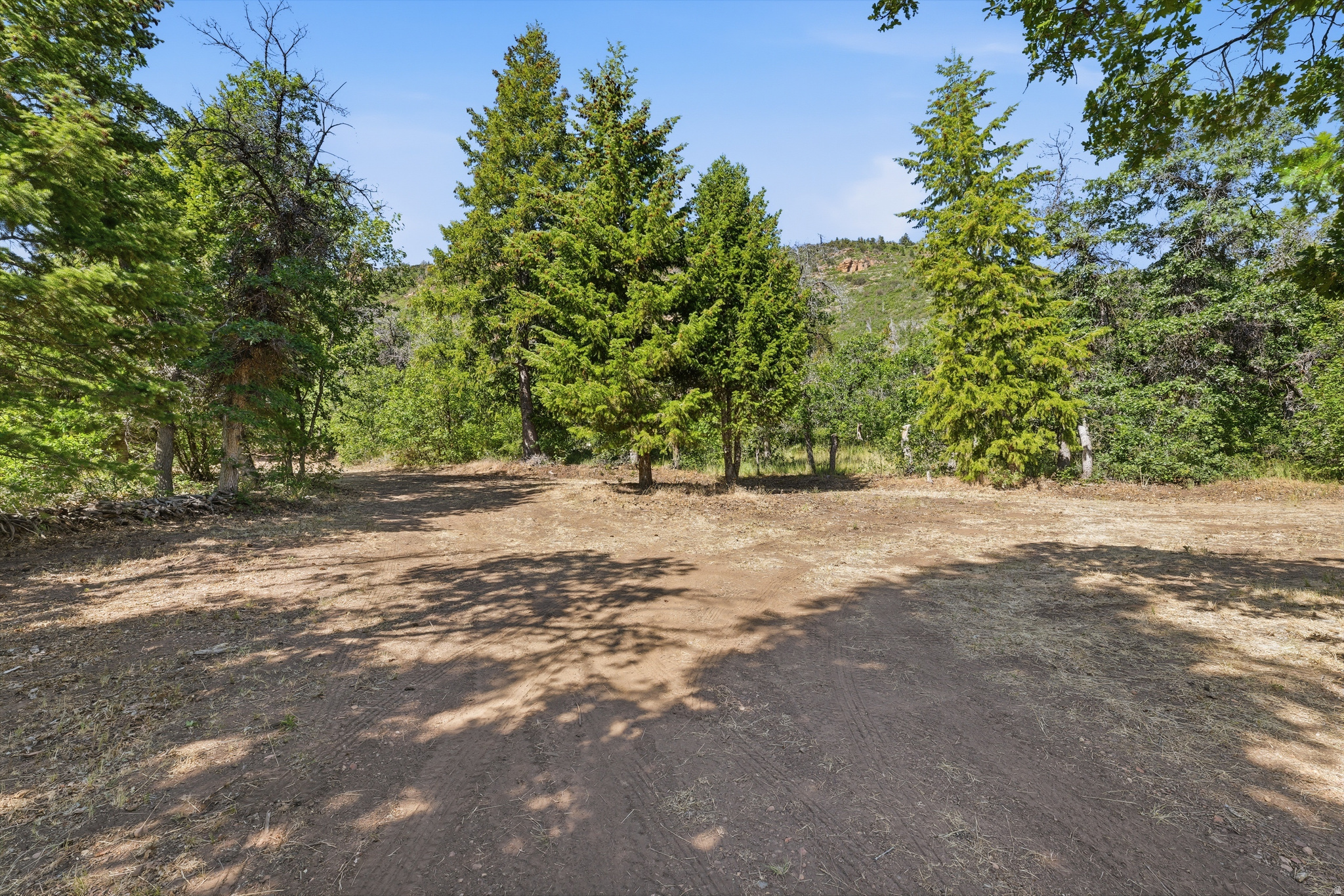HOLIDAY OAKS ESTATES - Land