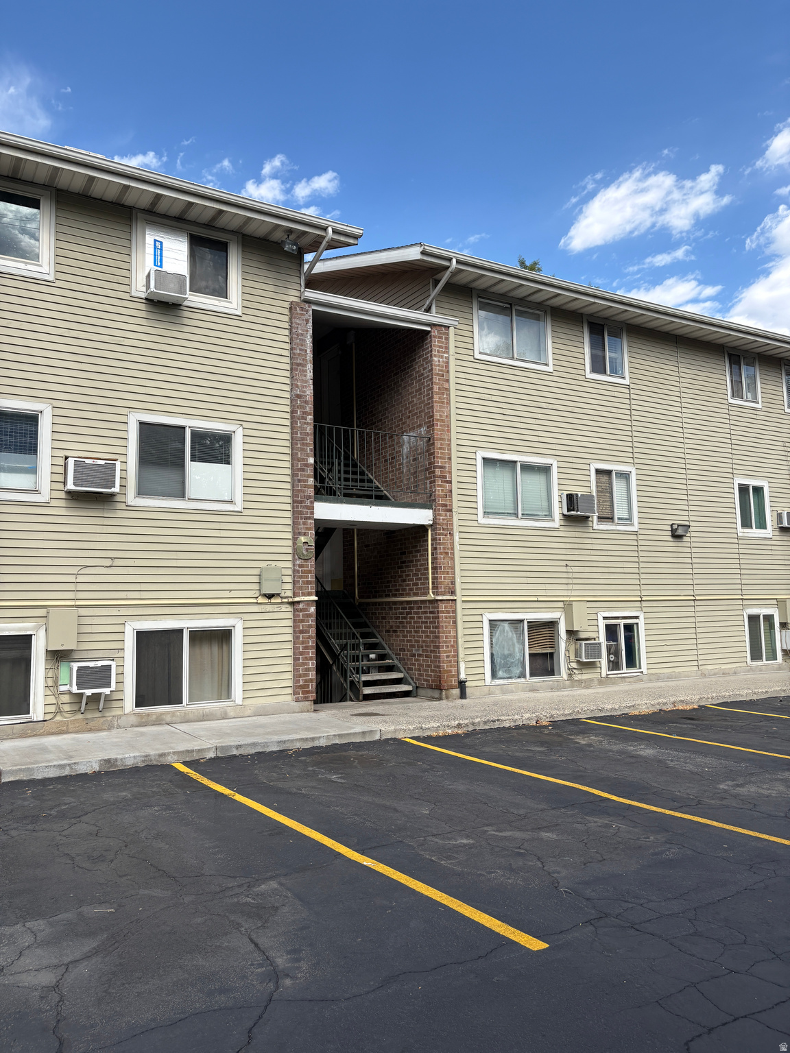 PARK WILLOW CONDOMIN - Residential