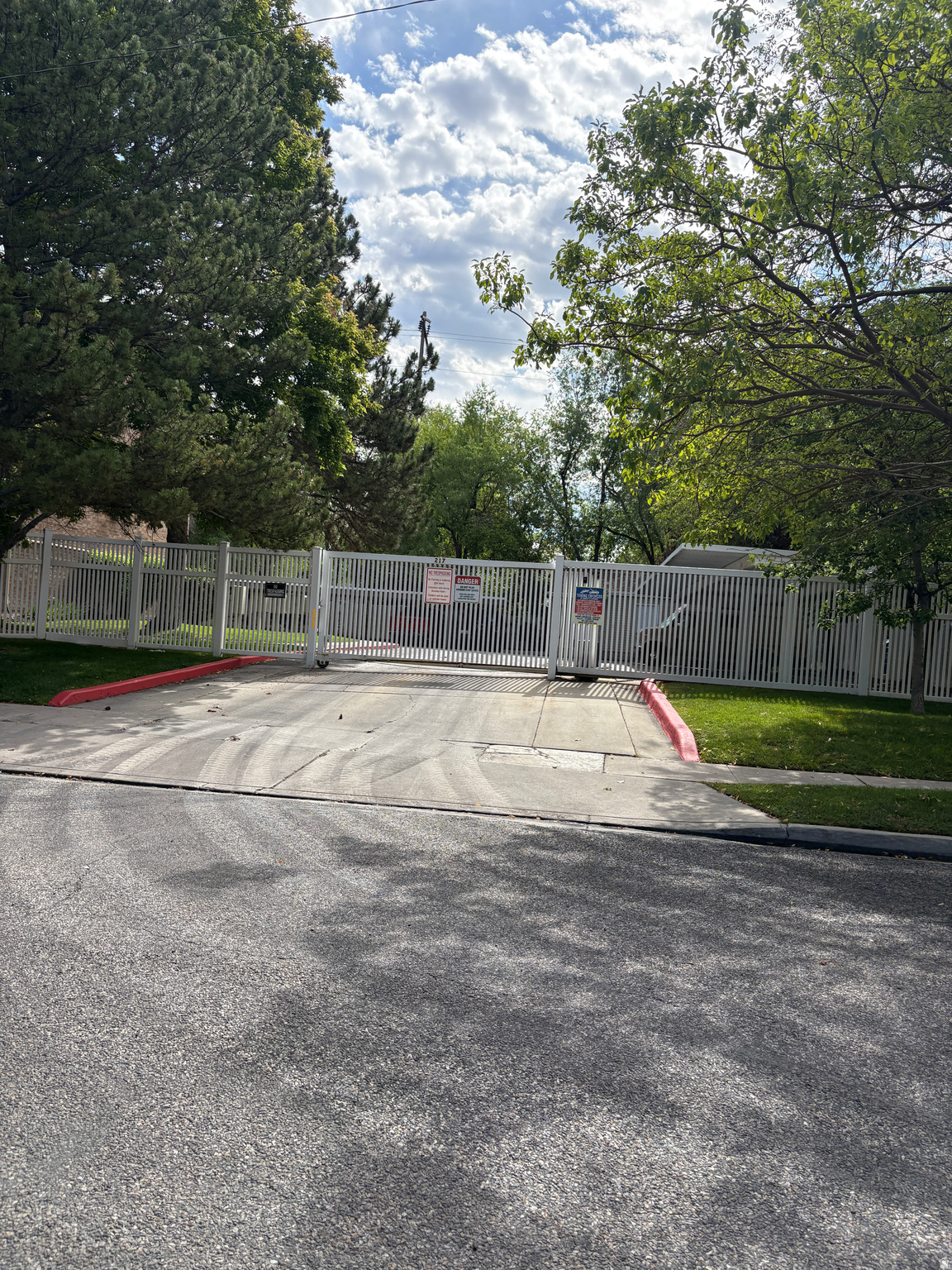 PARK WILLOW CONDOMIN - Residential