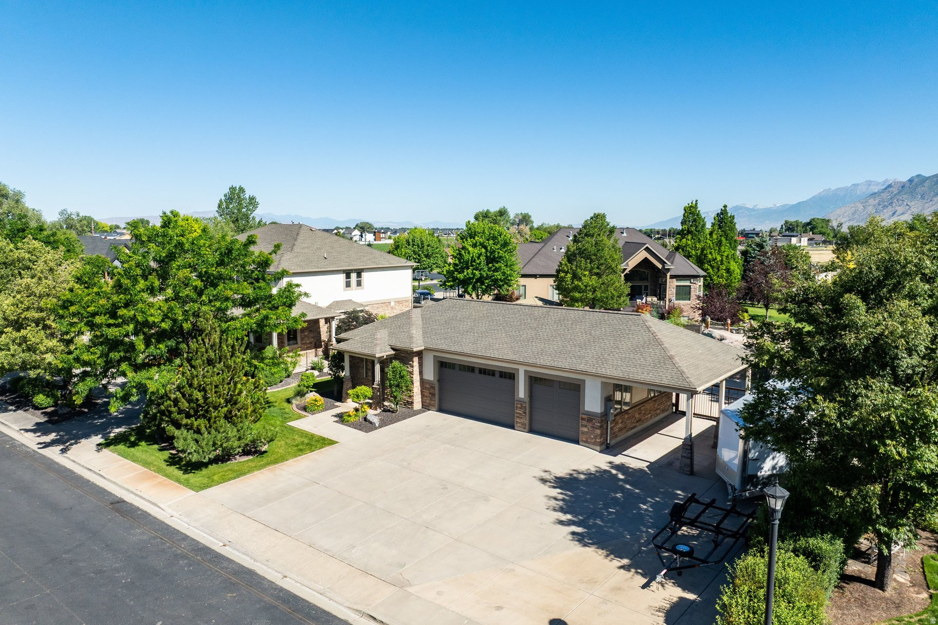 PARK MEADOWS ESTATES - Residential