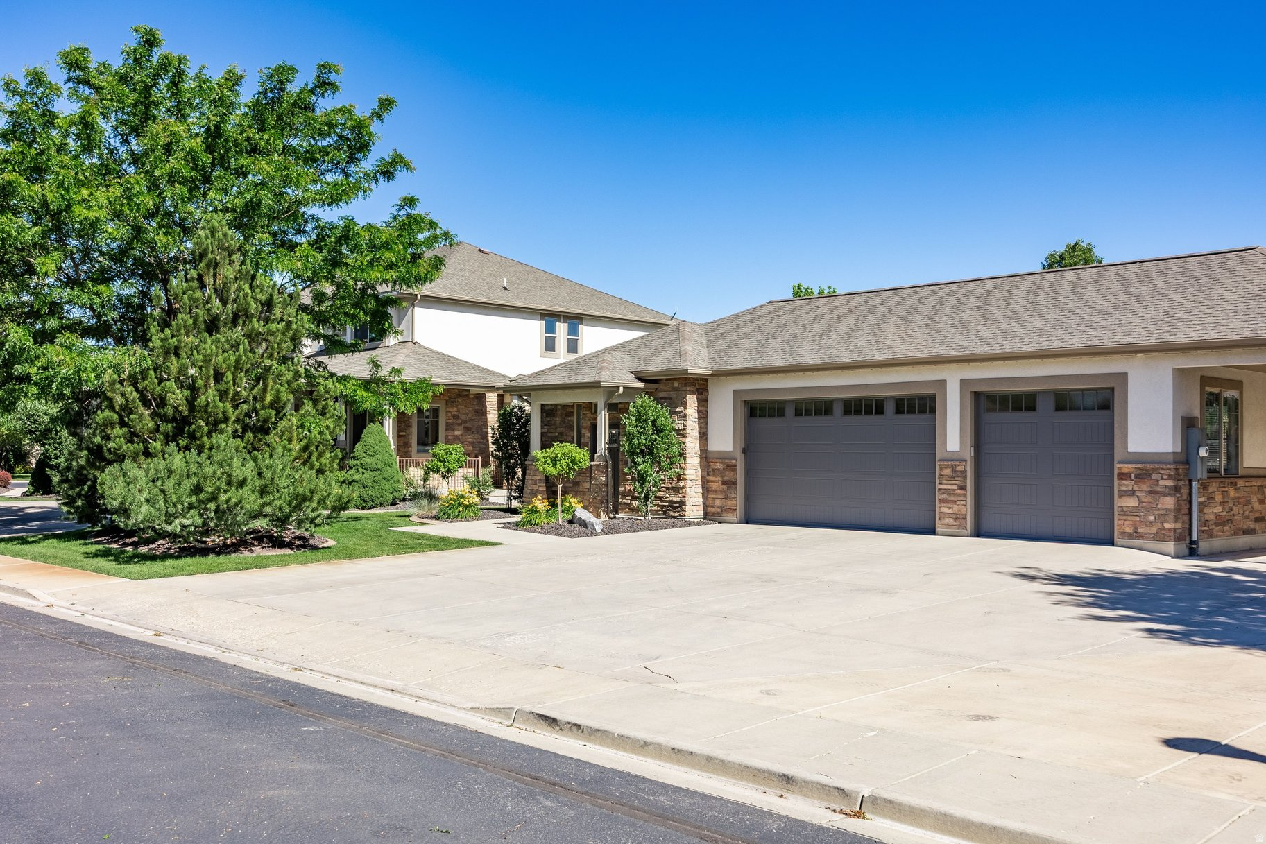 PARK MEADOWS ESTATES - Residential