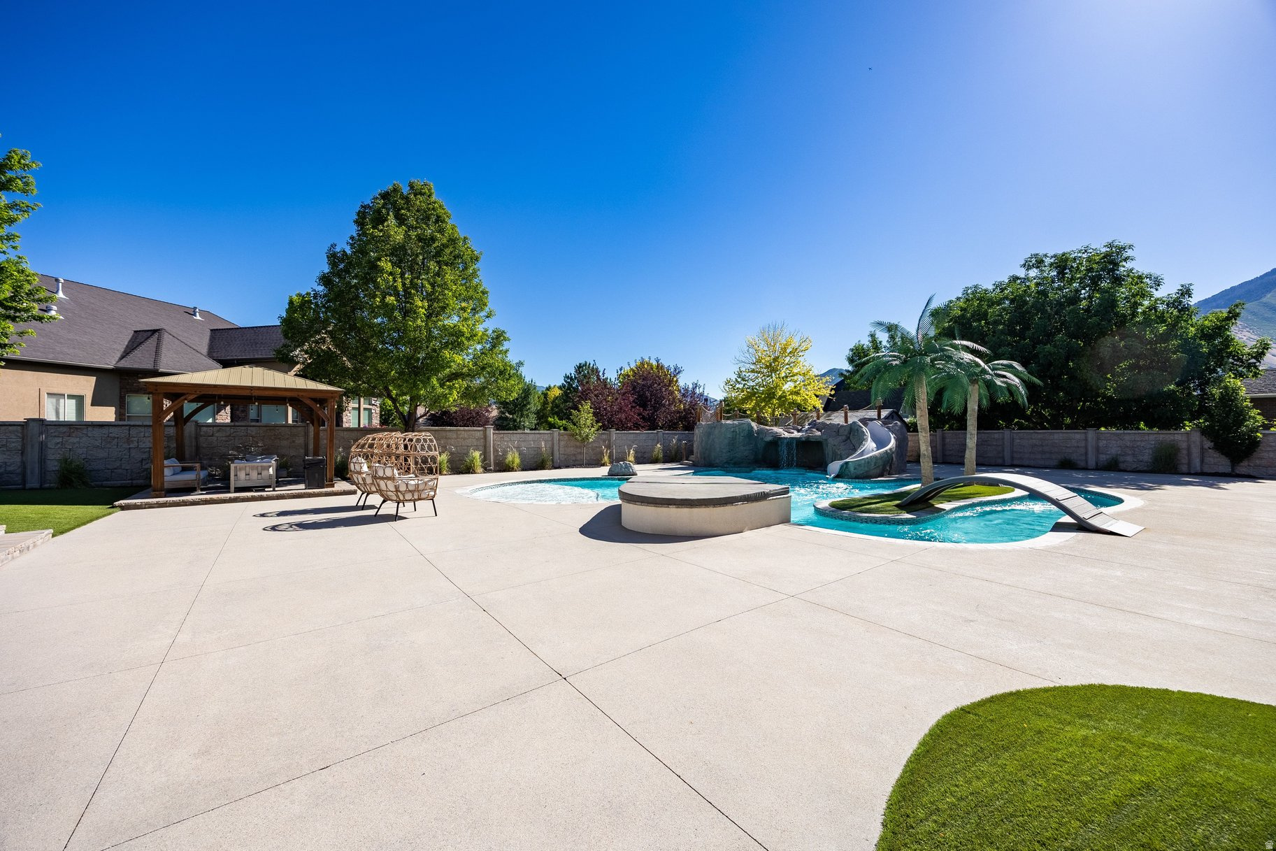 PARK MEADOWS ESTATES - Residential