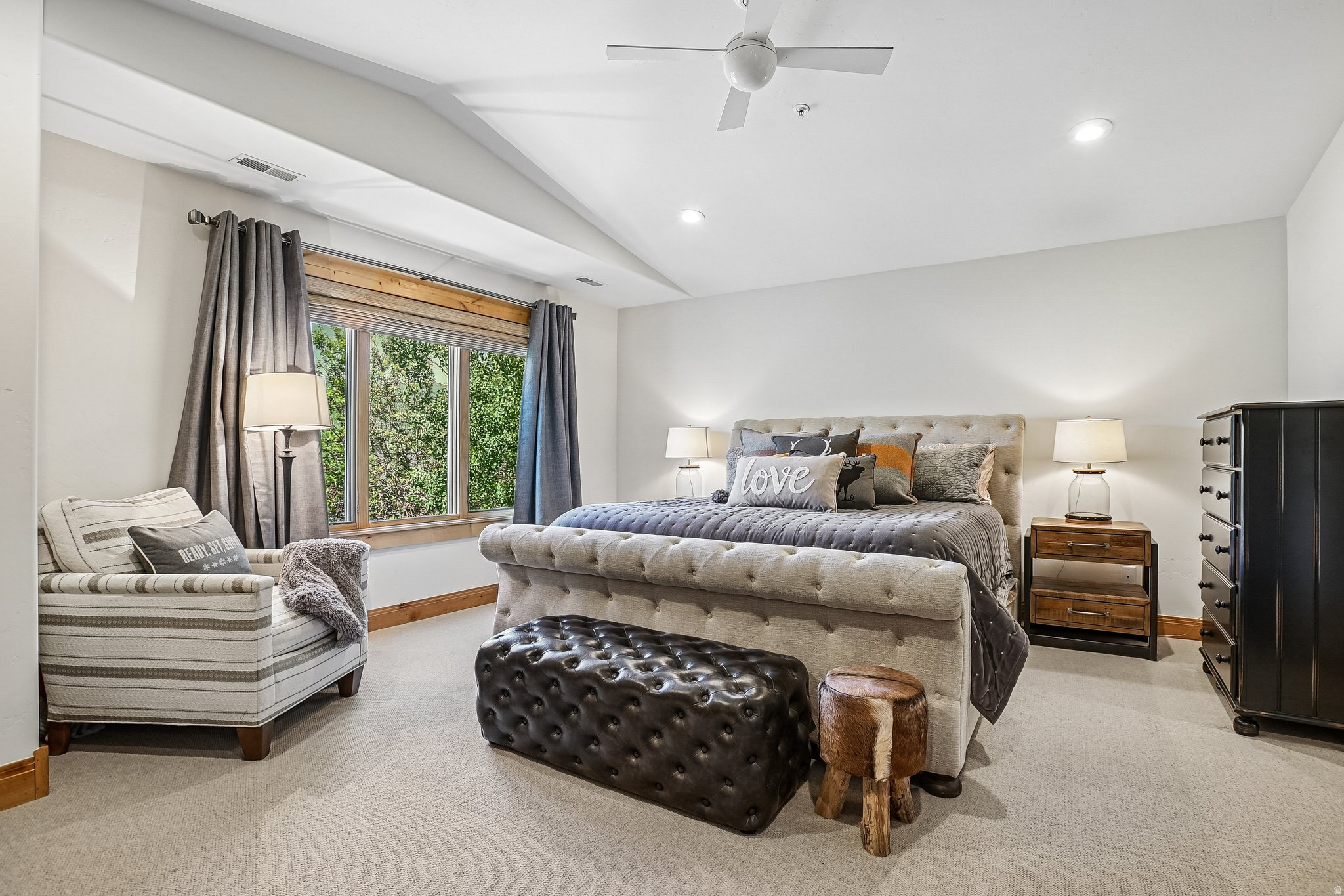 APRIL MOUNTAIN CONDOMINIUM - Residential
