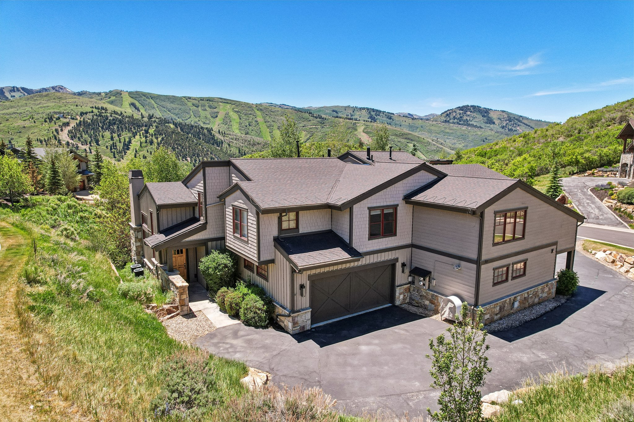 APRIL MOUNTAIN CONDOMINIUM - Residential