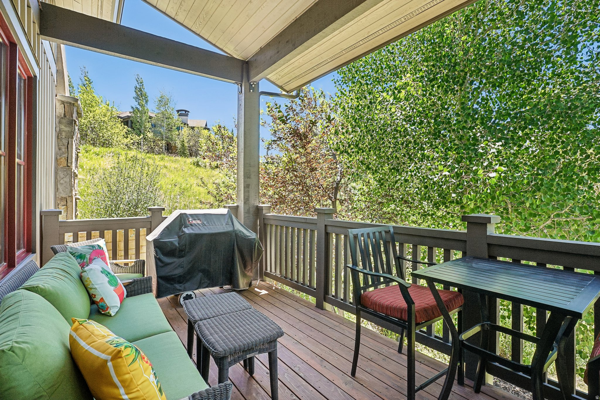 APRIL MOUNTAIN CONDOMINIUM - Residential