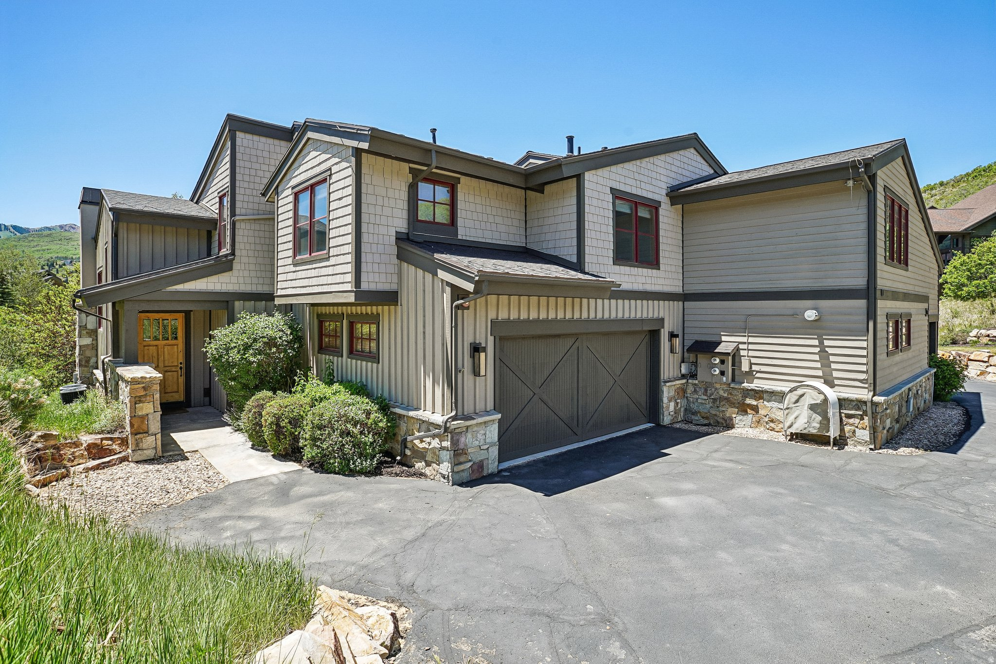 APRIL MOUNTAIN CONDOMINIUM - Residential