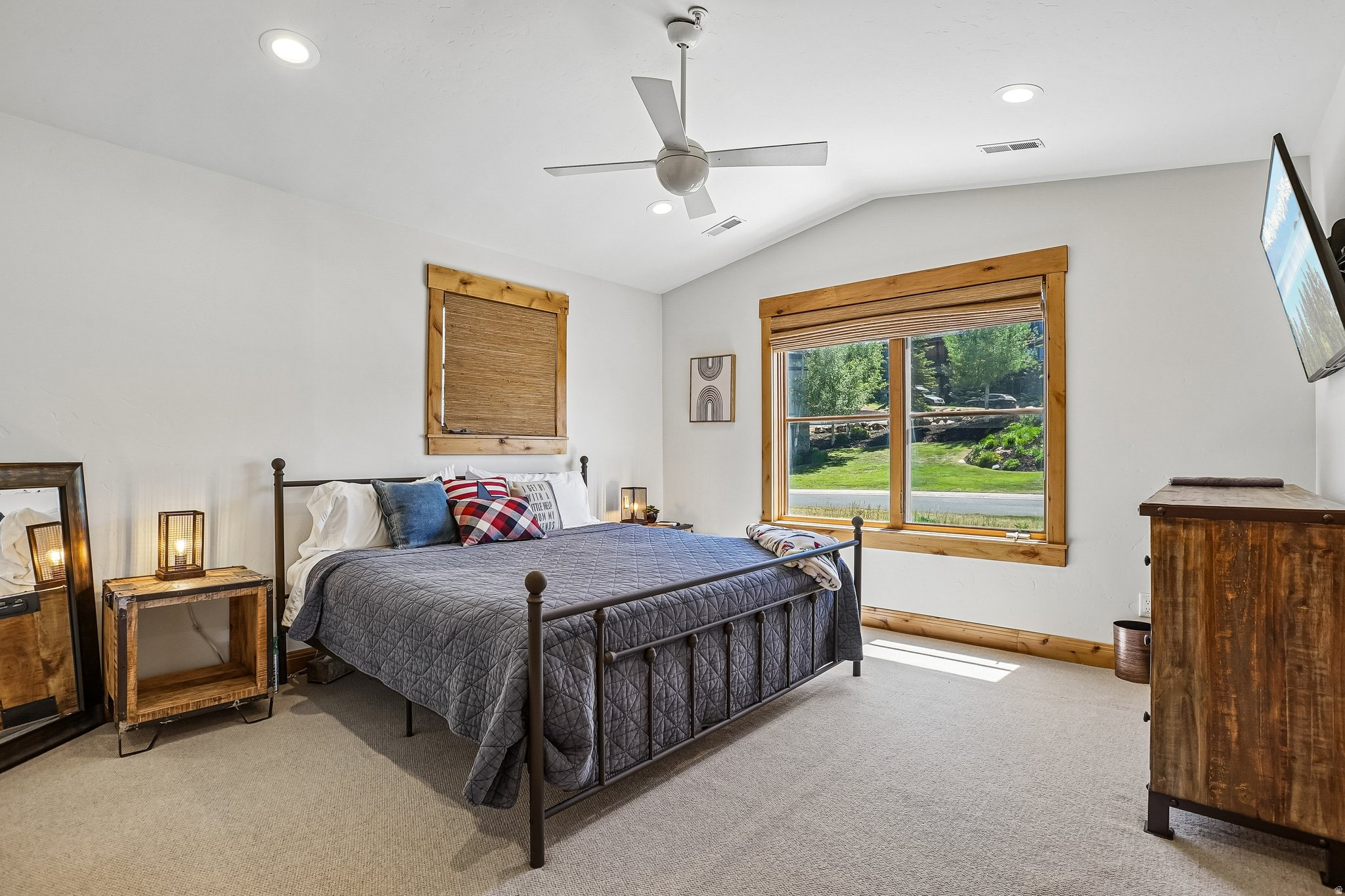 APRIL MOUNTAIN CONDOMINIUM - Residential