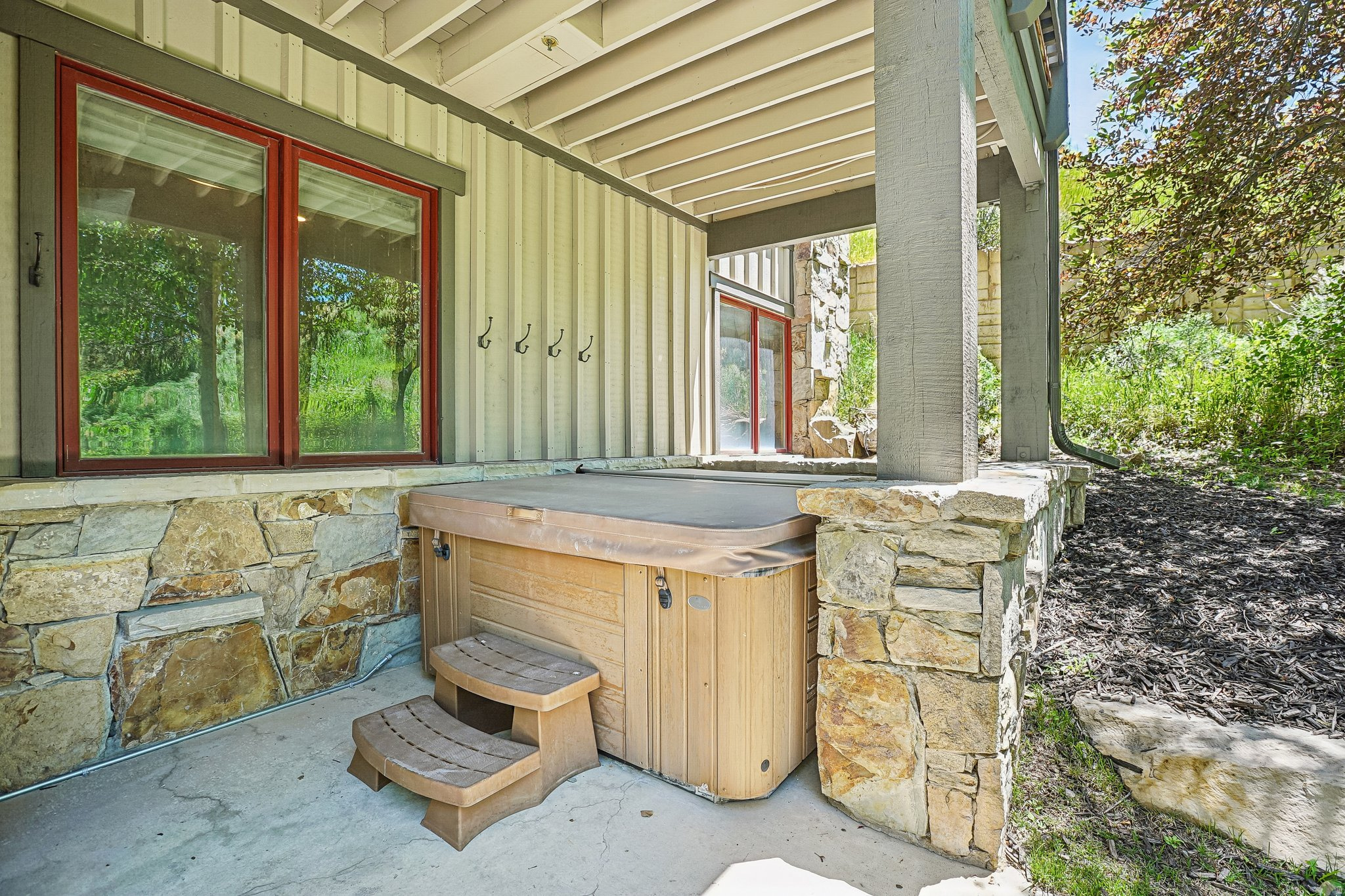 APRIL MOUNTAIN CONDOMINIUM - Residential