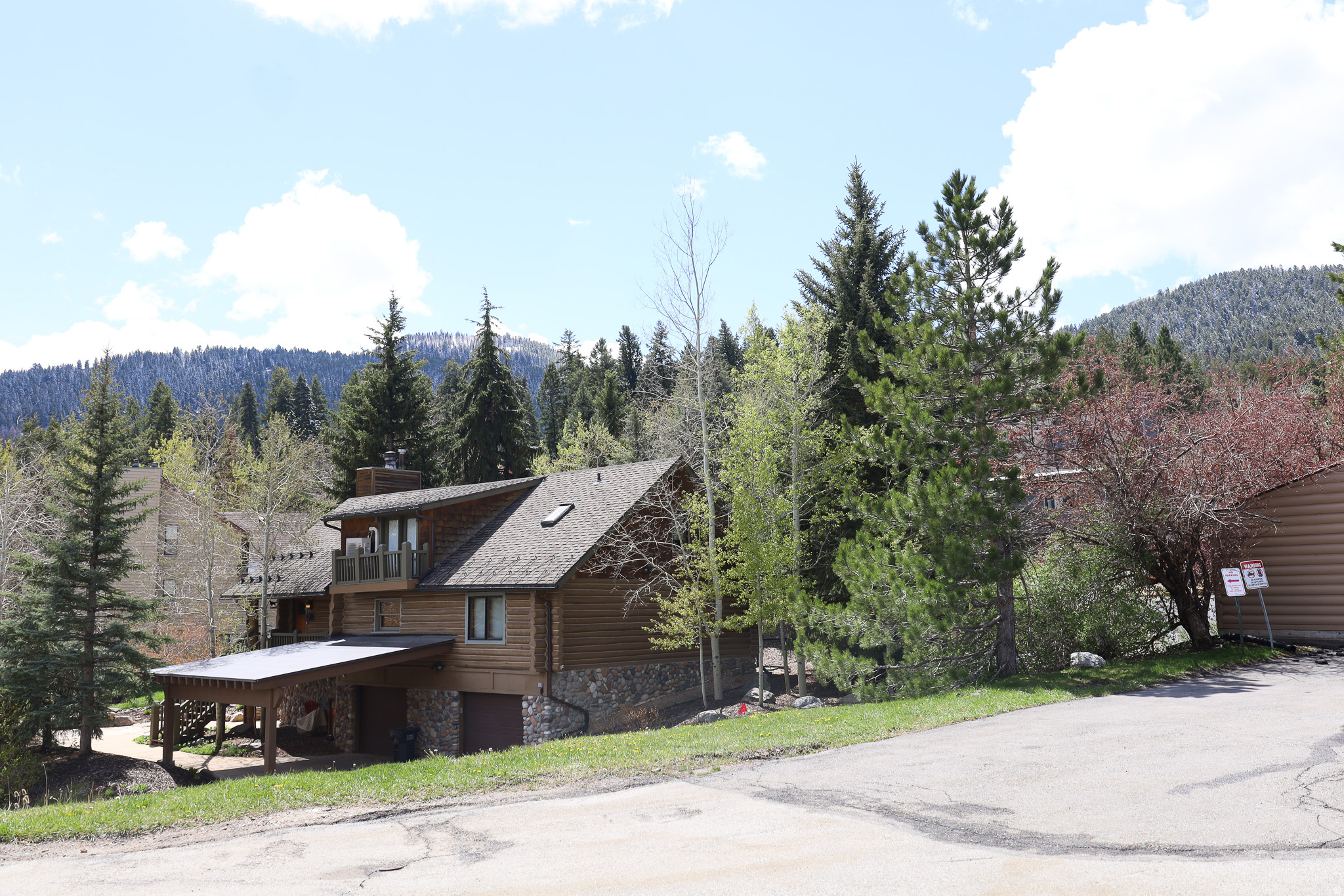 ASPENBROOK TOWNHOUSES - Residential