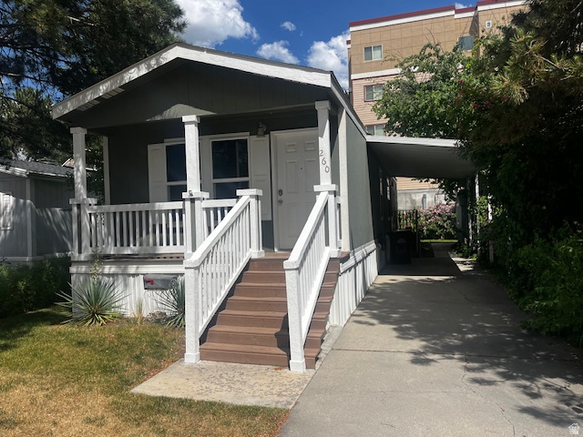 Located in the desirable All Seasons Mobile Home Park, this beautifully maintained 2011 mobile home is in fantastic condition and ready for its new owner. The home offers comfortable living spaces, a functional layout, and evident pride of ownership throughout.  With its excellent condition and convenient Salt Lake City location, this is a wonderful opportunity to enjoy affordable move-in-ready living.