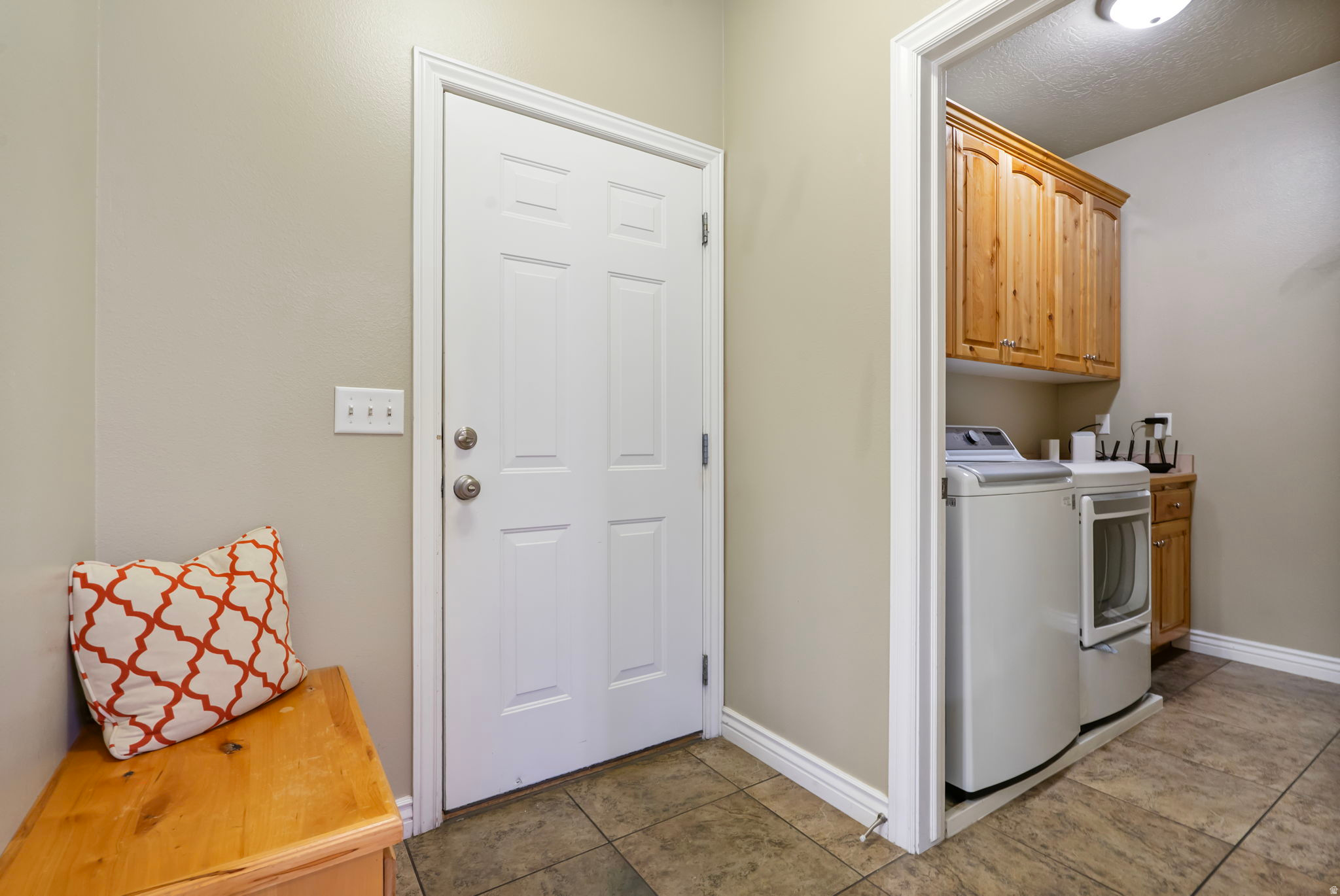 HIDDEN MEADOW ESTS - Residential