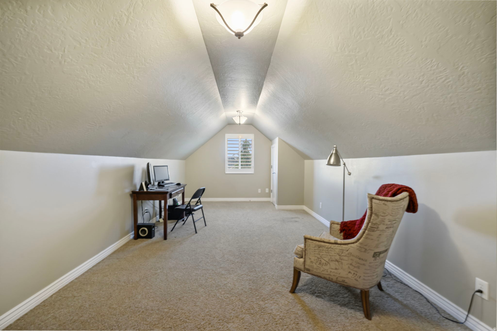 HIDDEN MEADOW ESTS - Residential