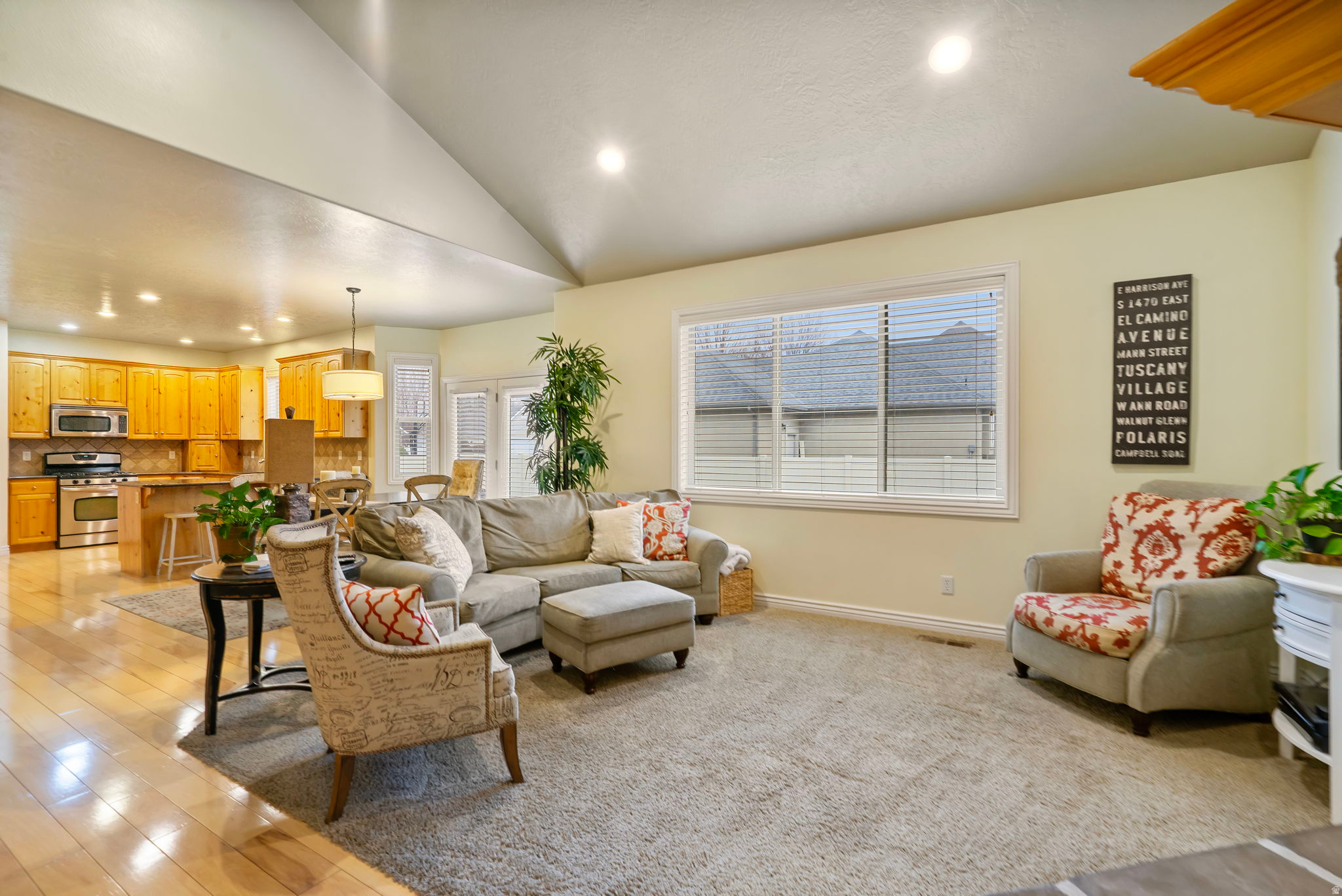 HIDDEN MEADOW ESTS - Residential