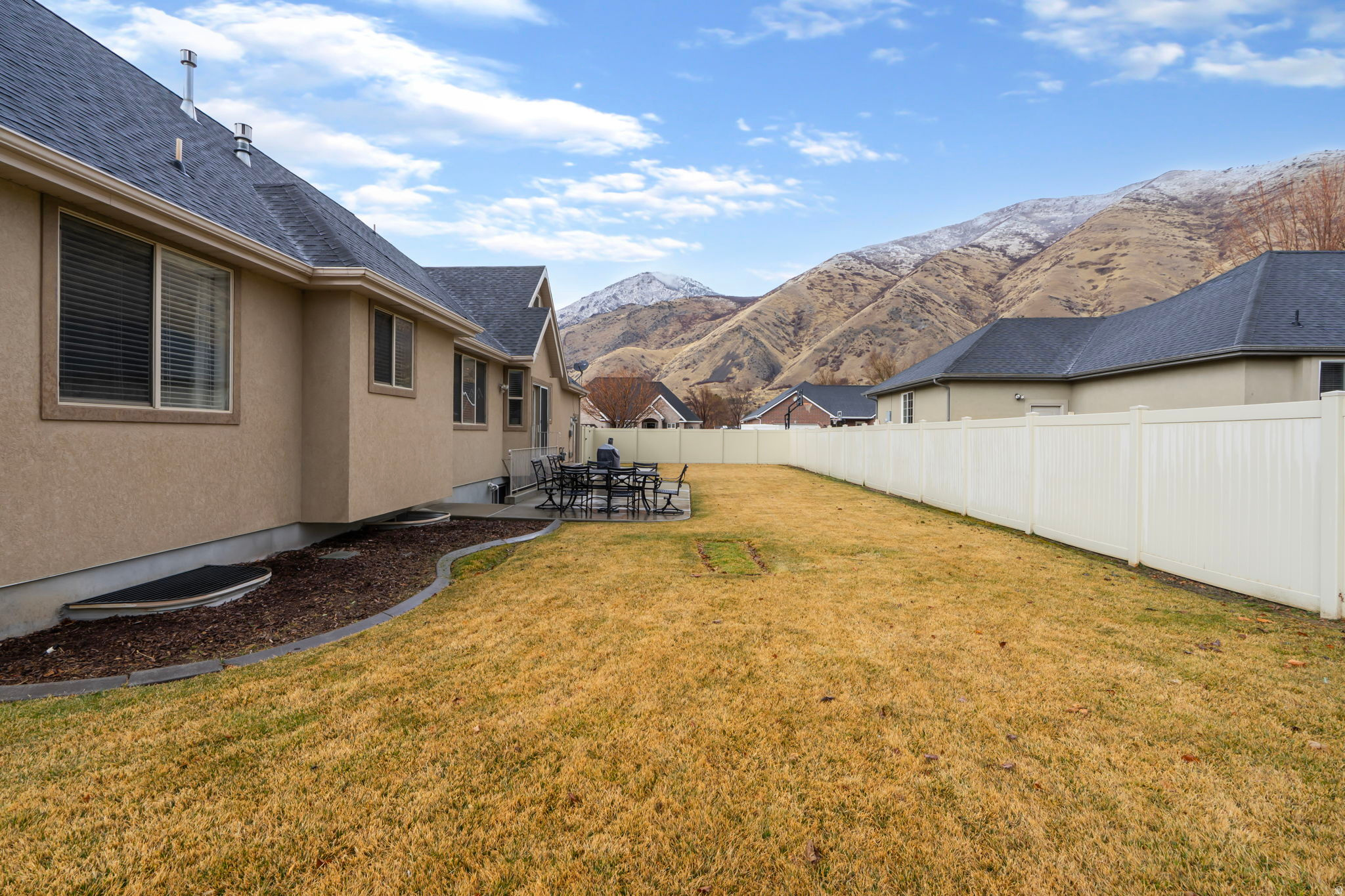 HIDDEN MEADOW ESTS - Residential