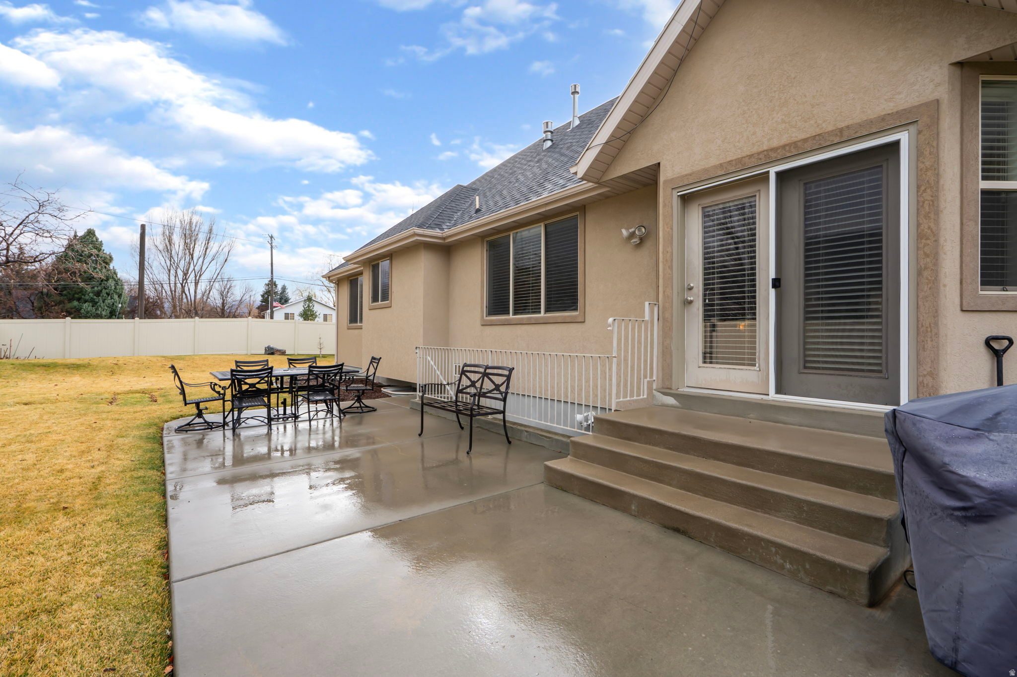 HIDDEN MEADOW ESTS - Residential
