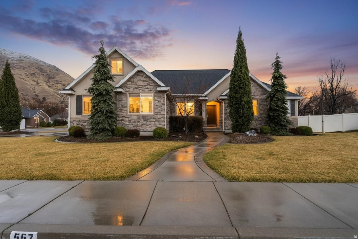 HIDDEN MEADOW ESTS - Residential