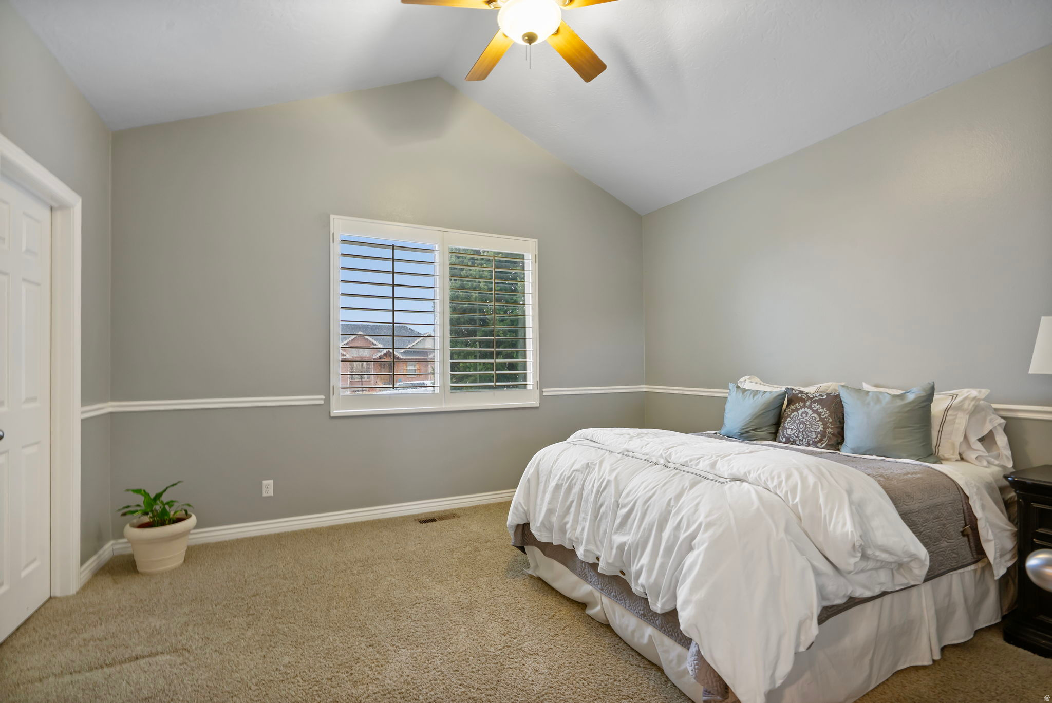 HIDDEN MEADOW ESTS - Residential
