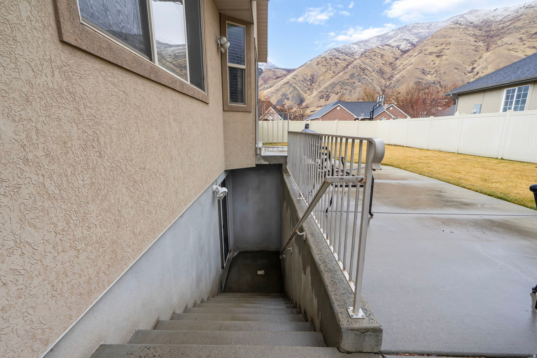 HIDDEN MEADOW ESTS - Residential