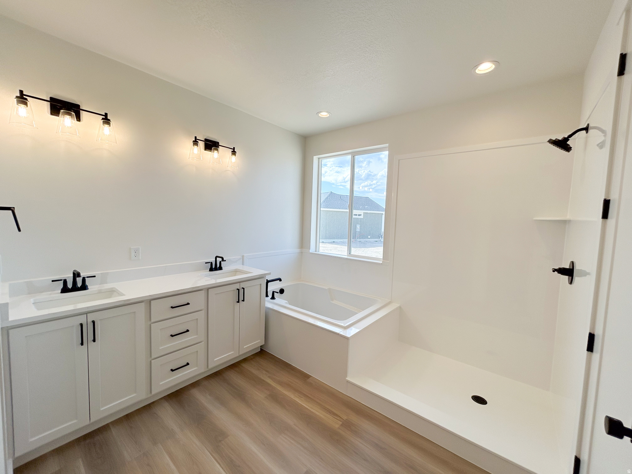 EAGLE POINT - Residential