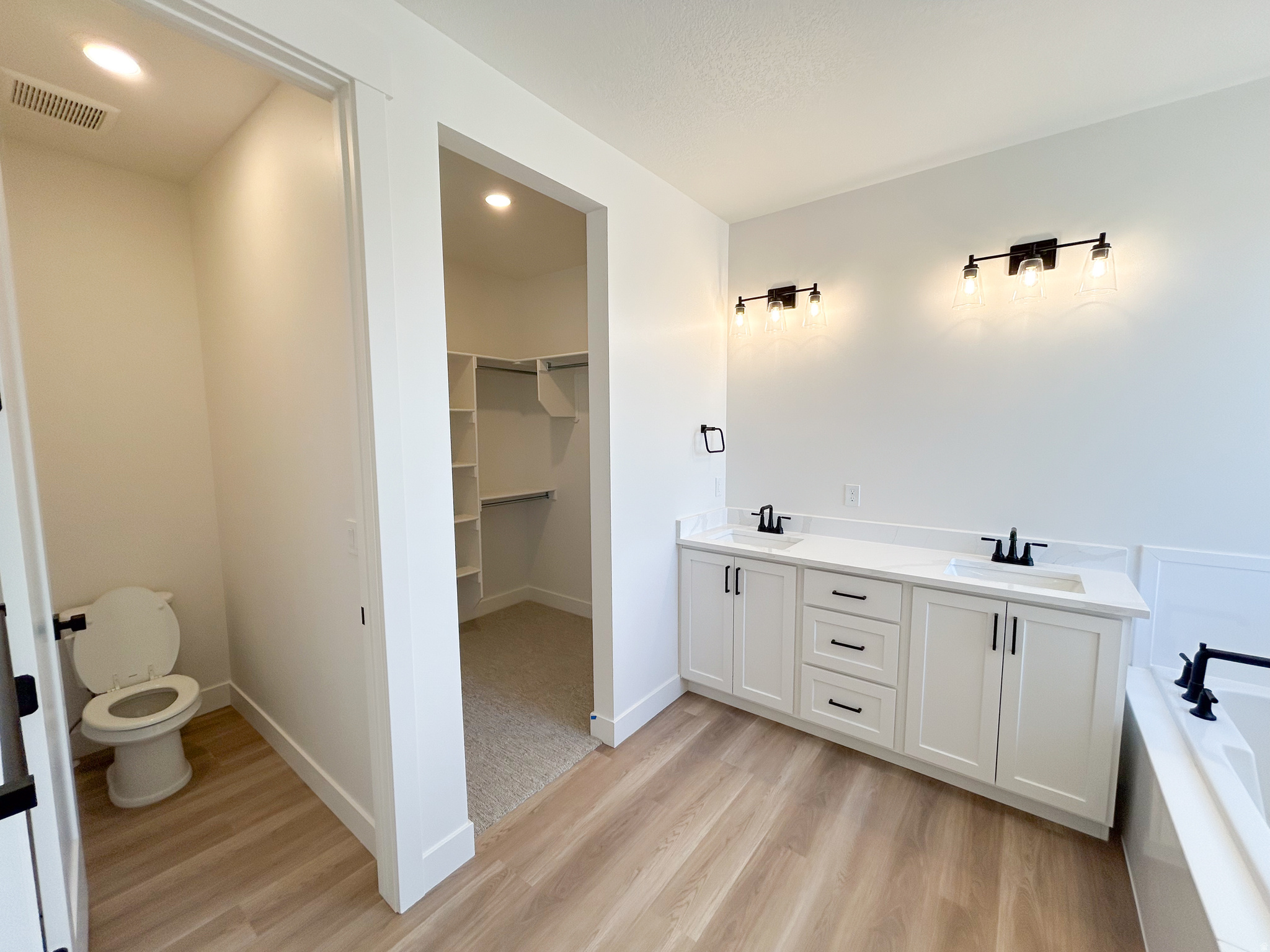 EAGLE POINT - Residential