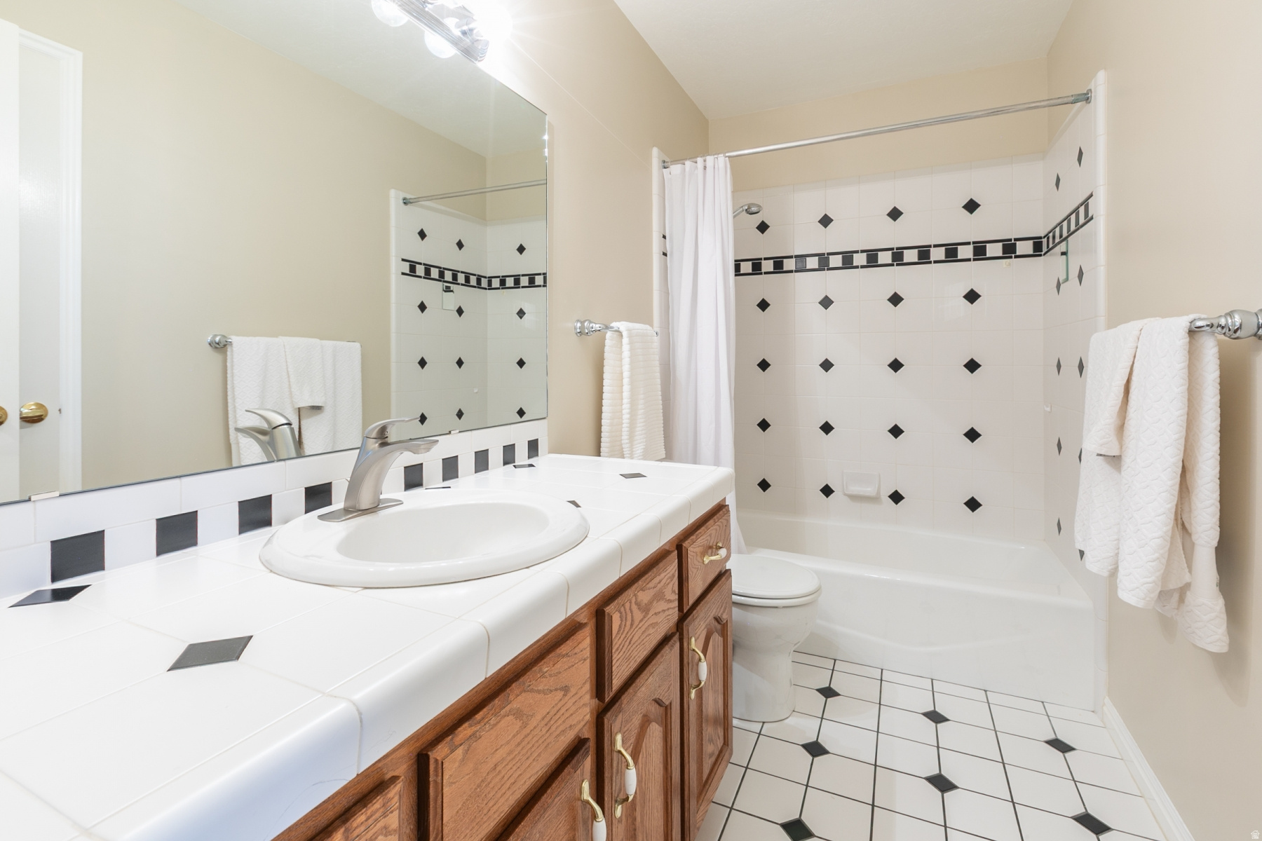 EAGLEWOOD - Residential