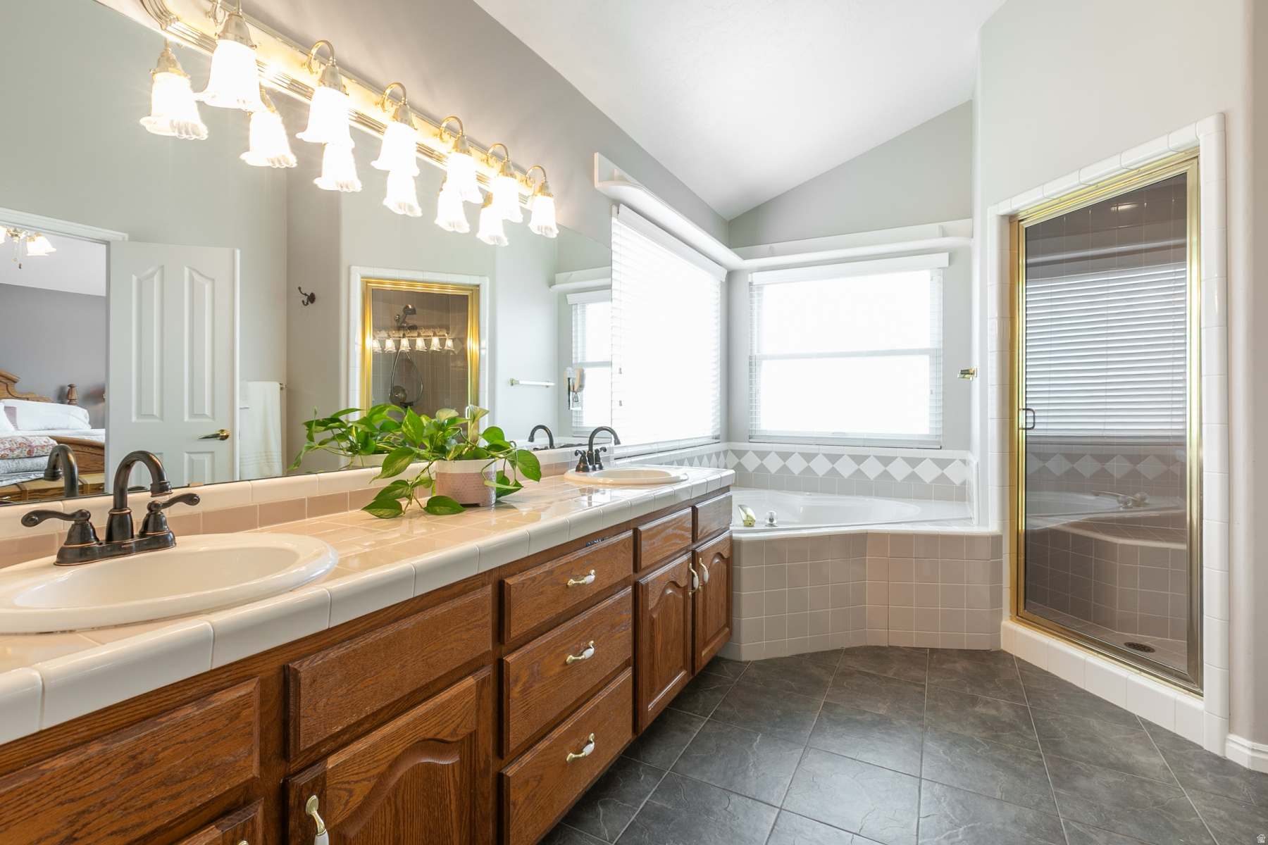 EAGLEWOOD - Residential