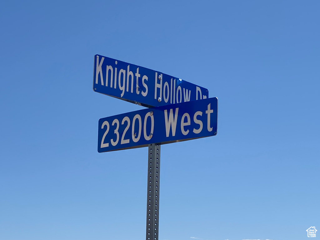 KNIGHT'S HOLLOW - Land