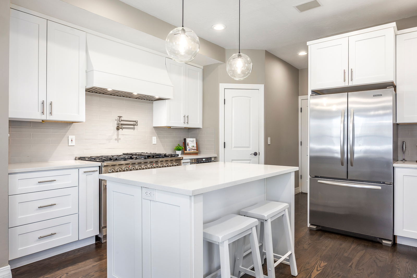 MOUNTAIN VIEW ESTATES - Residential