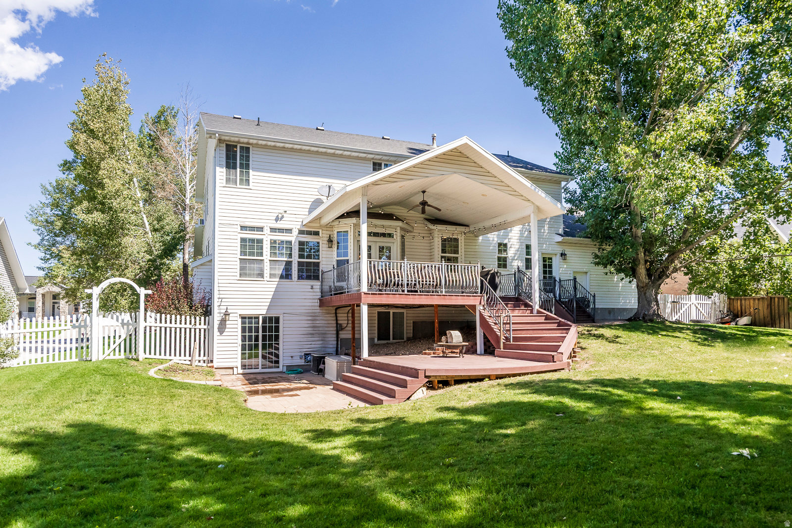 MOUNTAIN VIEW ESTATES - Residential