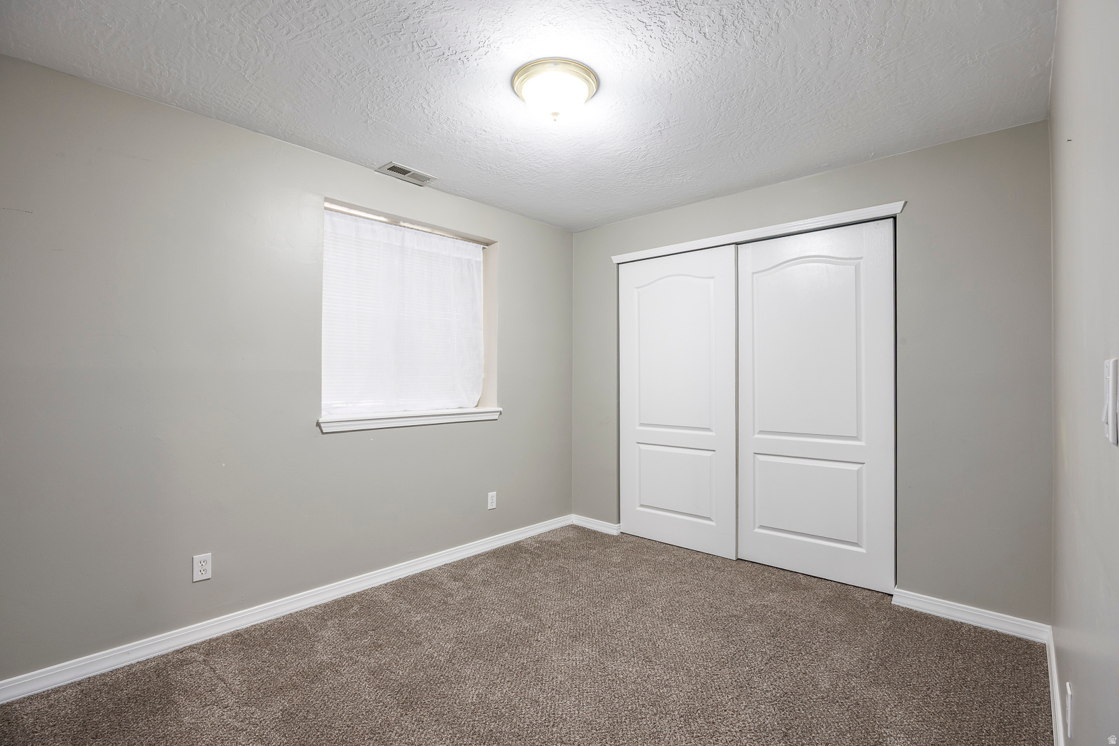 MOUNTAIN VIEW ESTATES - Residential