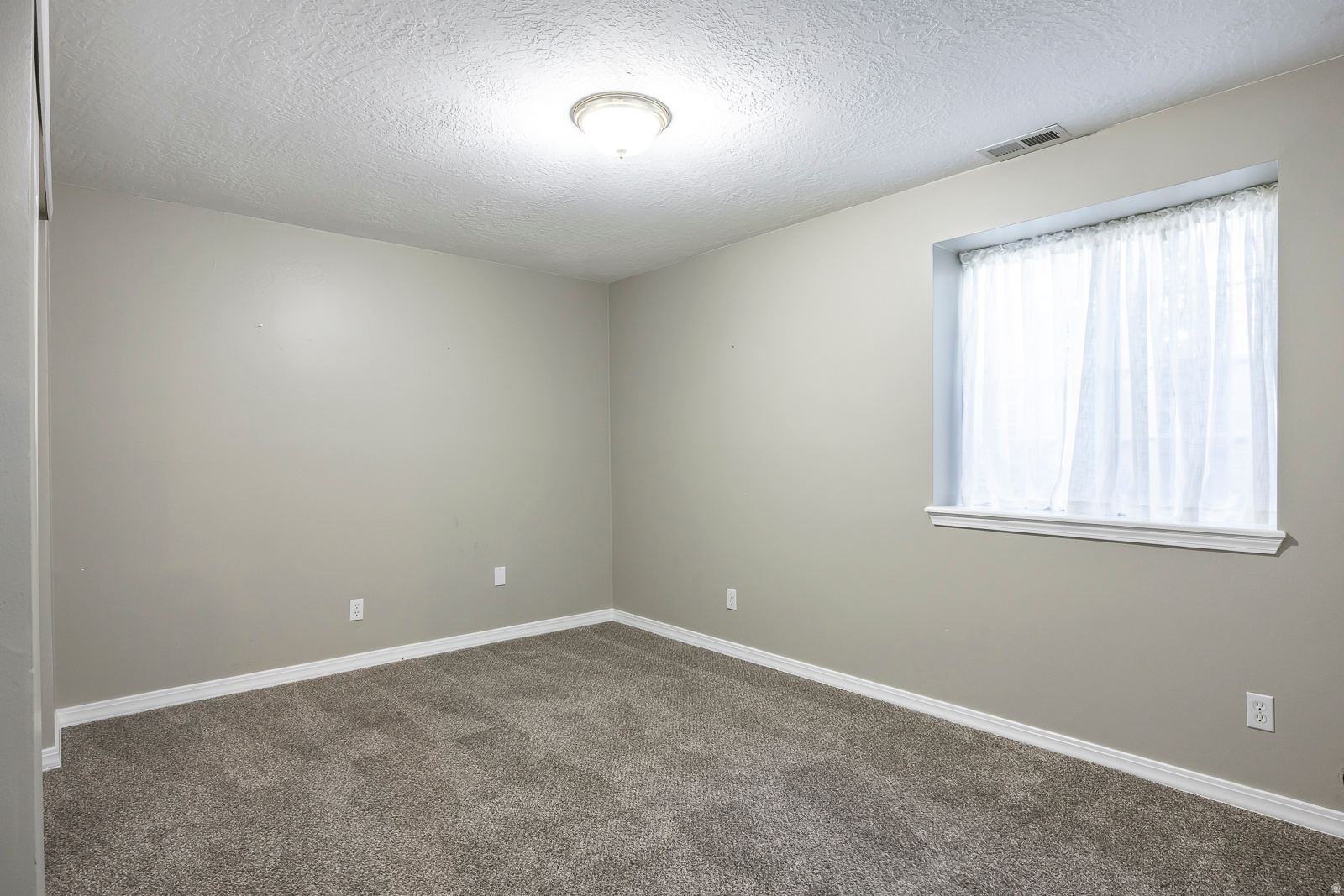 MOUNTAIN VIEW ESTATES - Residential