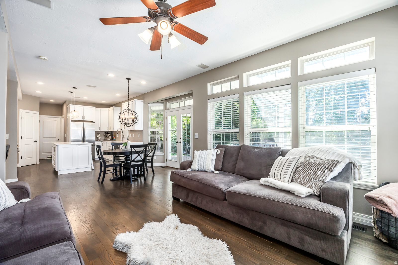 MOUNTAIN VIEW ESTATES - Residential