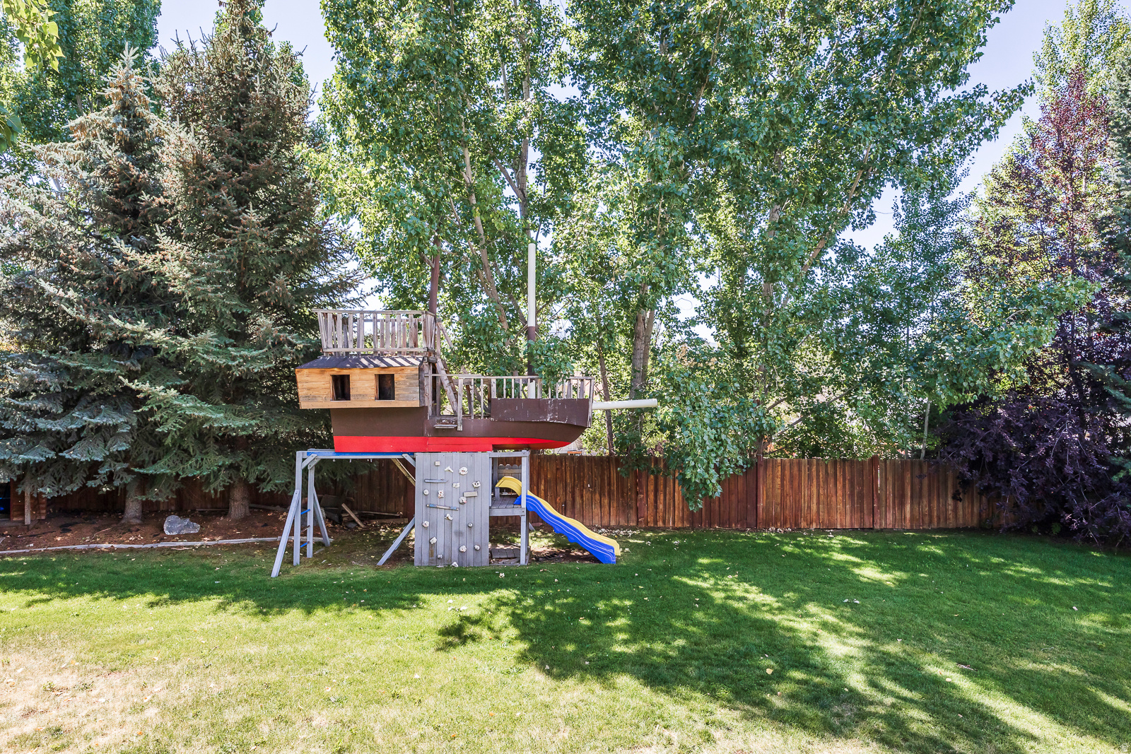 MOUNTAIN VIEW ESTATES - Residential