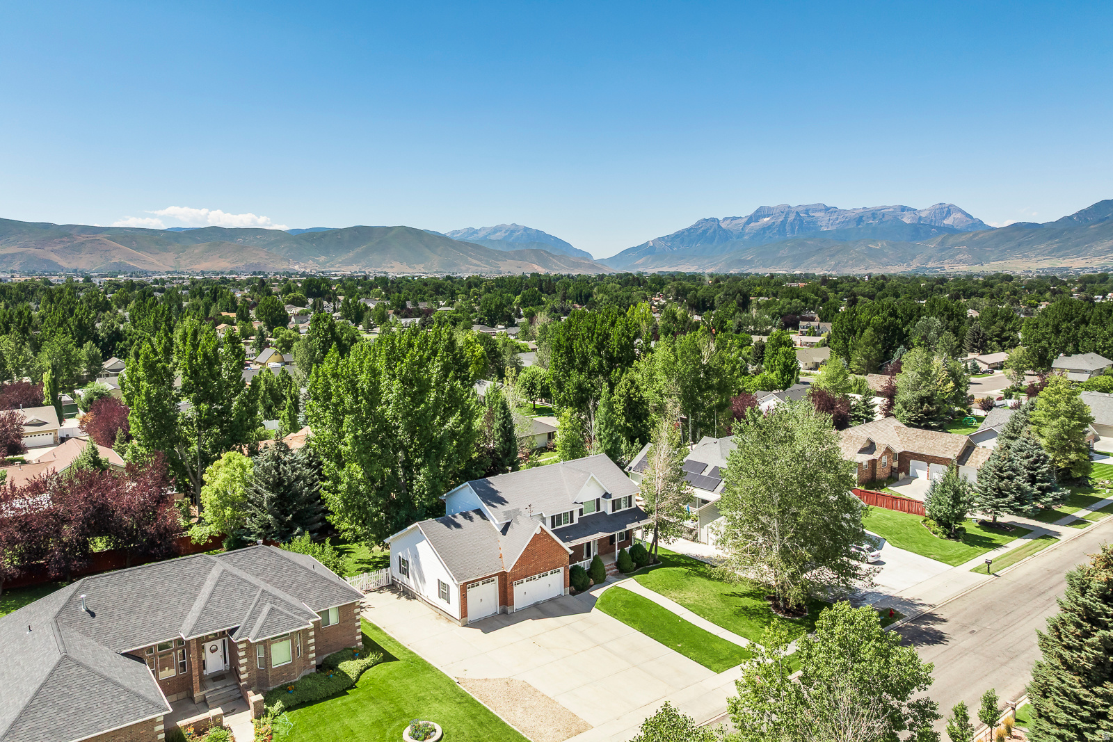 MOUNTAIN VIEW ESTATES - Residential