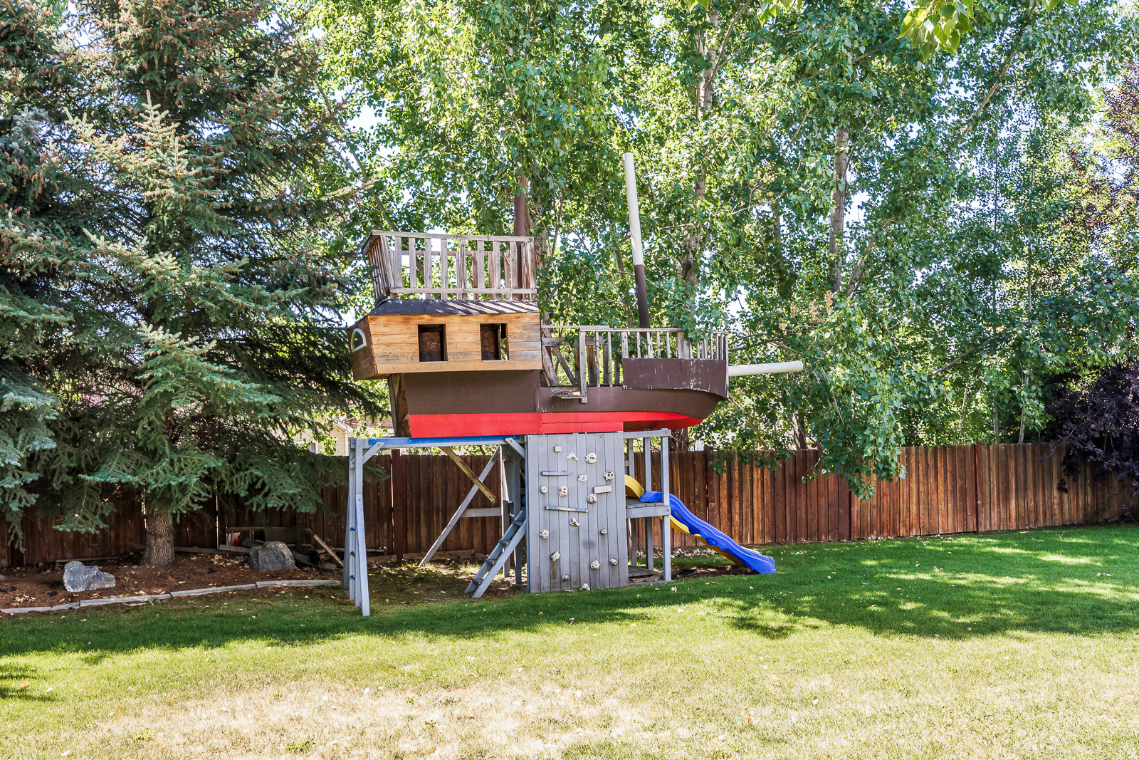 MOUNTAIN VIEW ESTATES - Residential