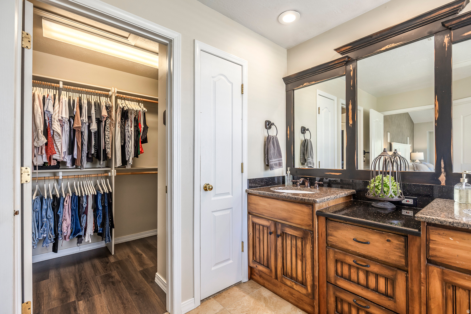 MOUNTAIN VIEW ESTATES - Residential
