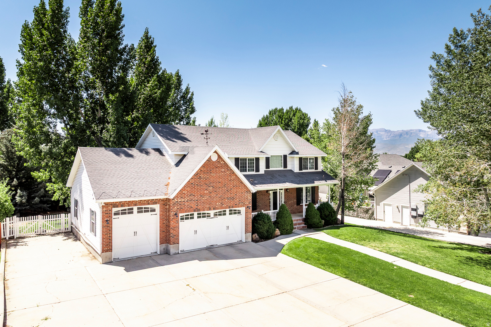 MOUNTAIN VIEW ESTATES - Residential