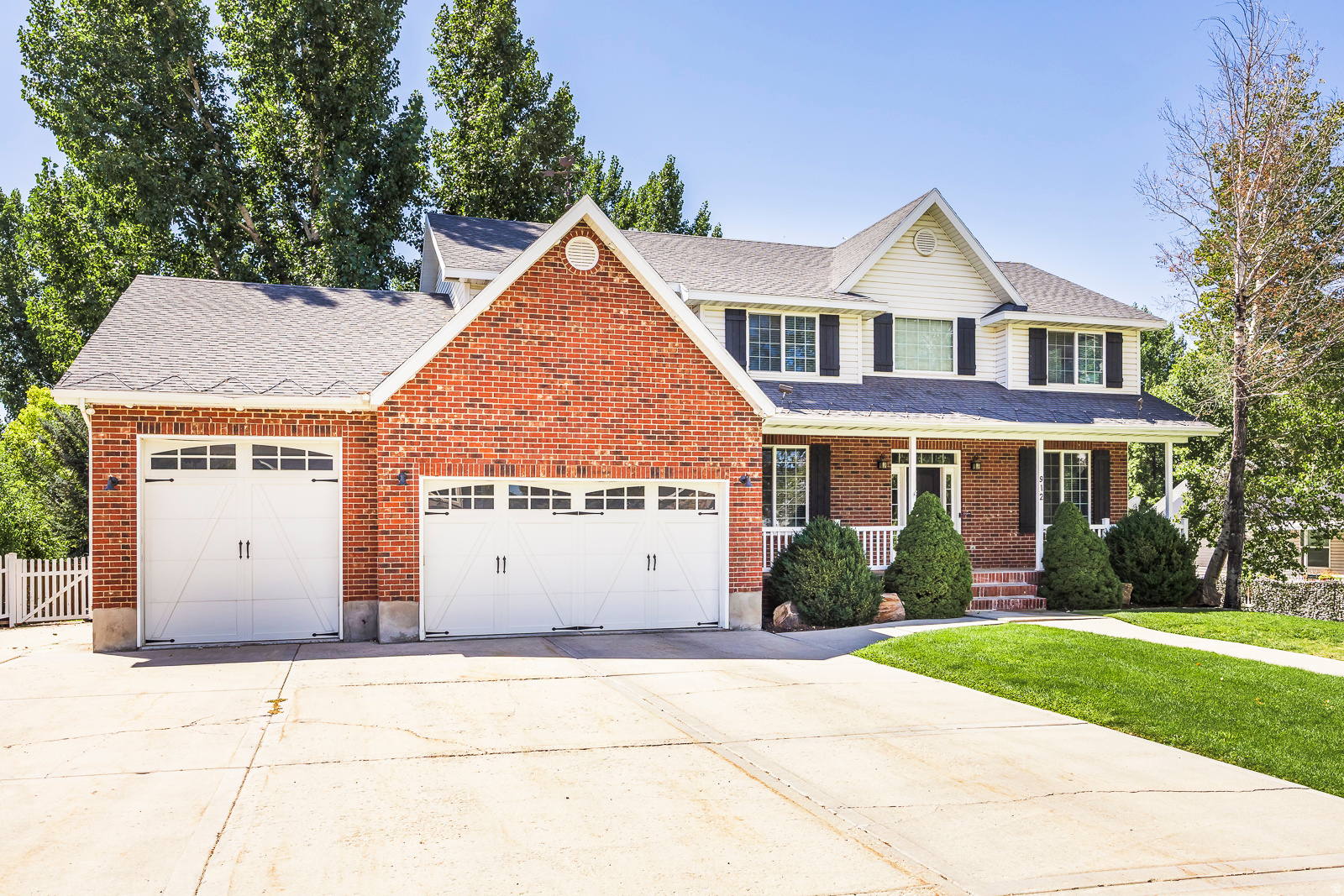 MOUNTAIN VIEW ESTATES - Residential