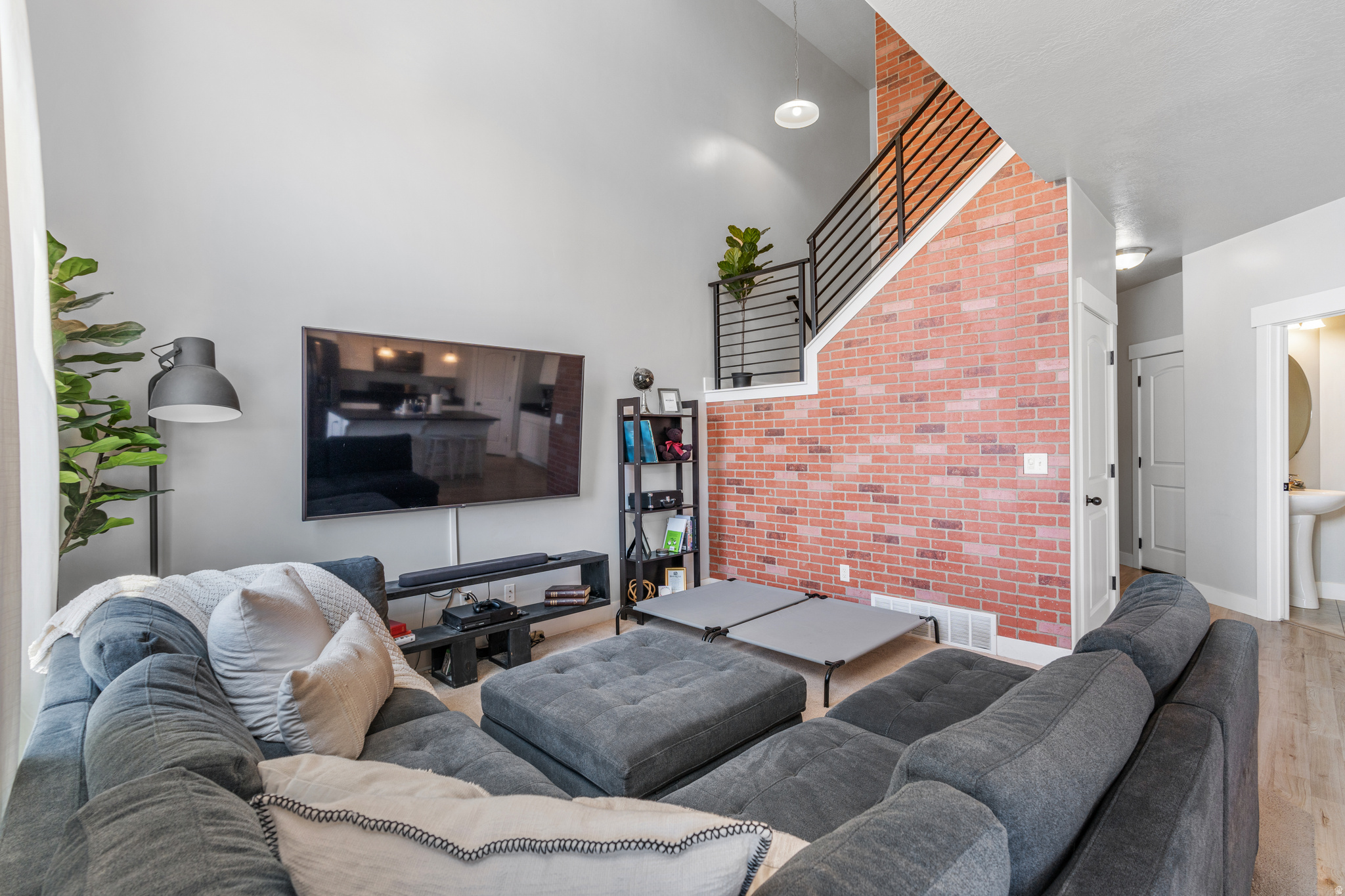 QUAILHILL - Residential