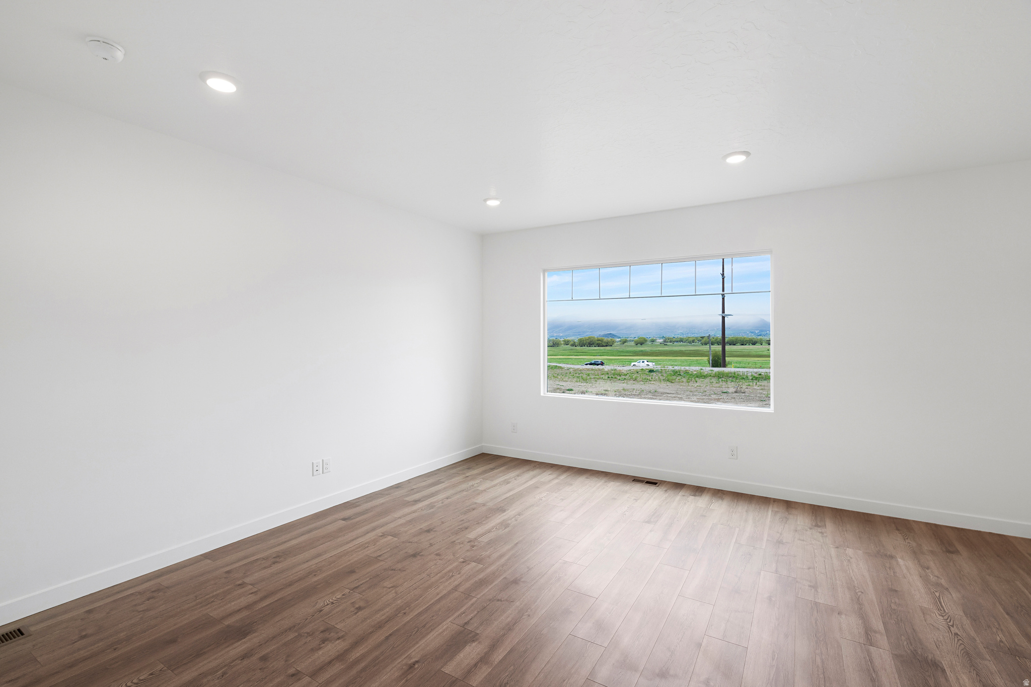 MONTREUX - Residential Lease