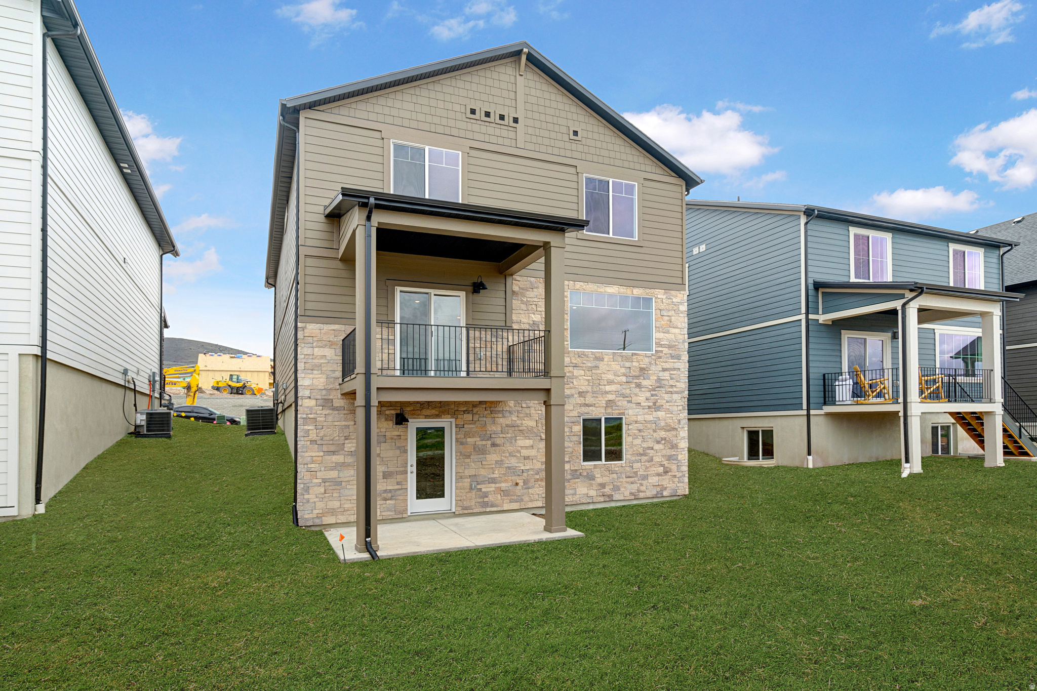 MONTREUX - Residential Lease