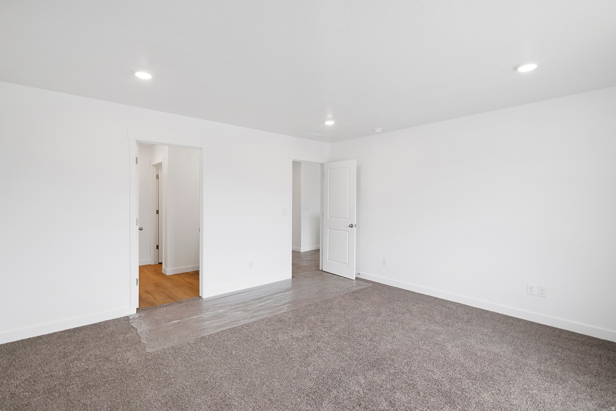 MONTREUX - Residential Lease