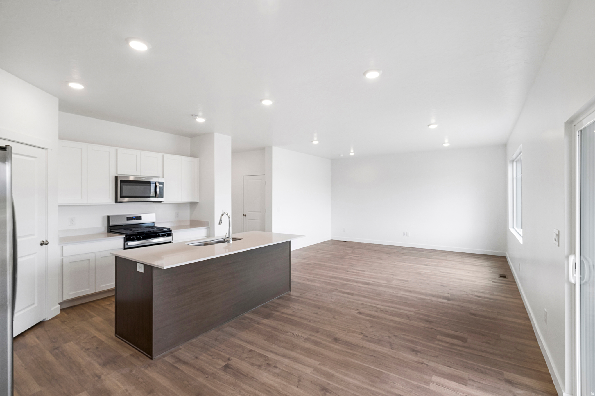 MONTREUX - Residential Lease